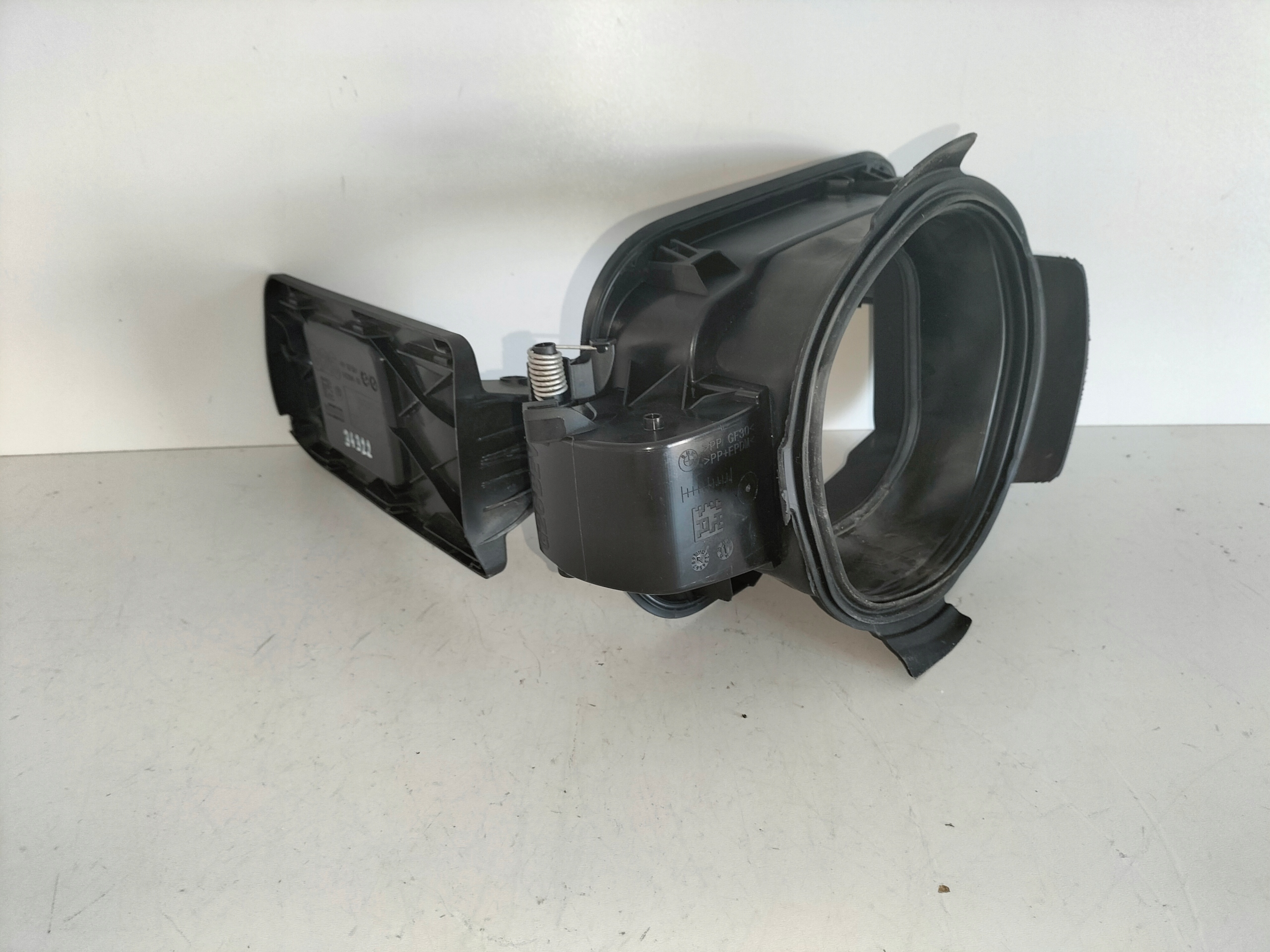 KLAPKA PORTU LADOWANIA BMW I4 G26 21
