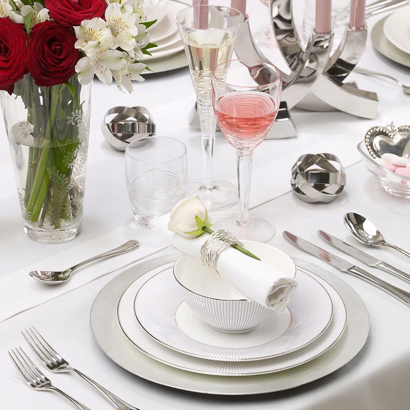 Jasper Conran Pin Stripe Spodek do filiżanki 14,5cm Wedgwood Linia JASPER CONRAN PIN STRIPE