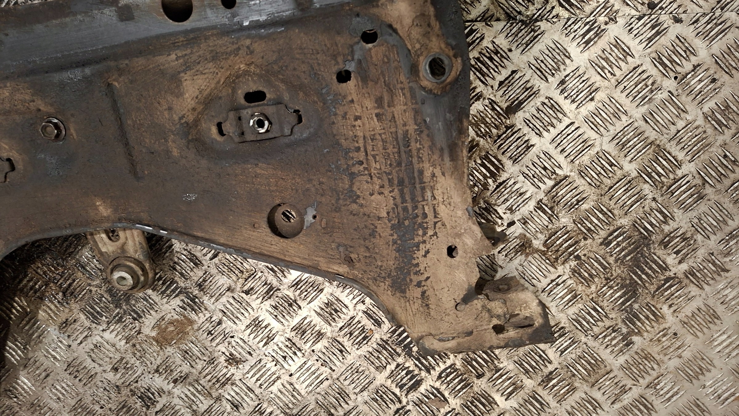 axle beam front NISSAN NOTE 1.2