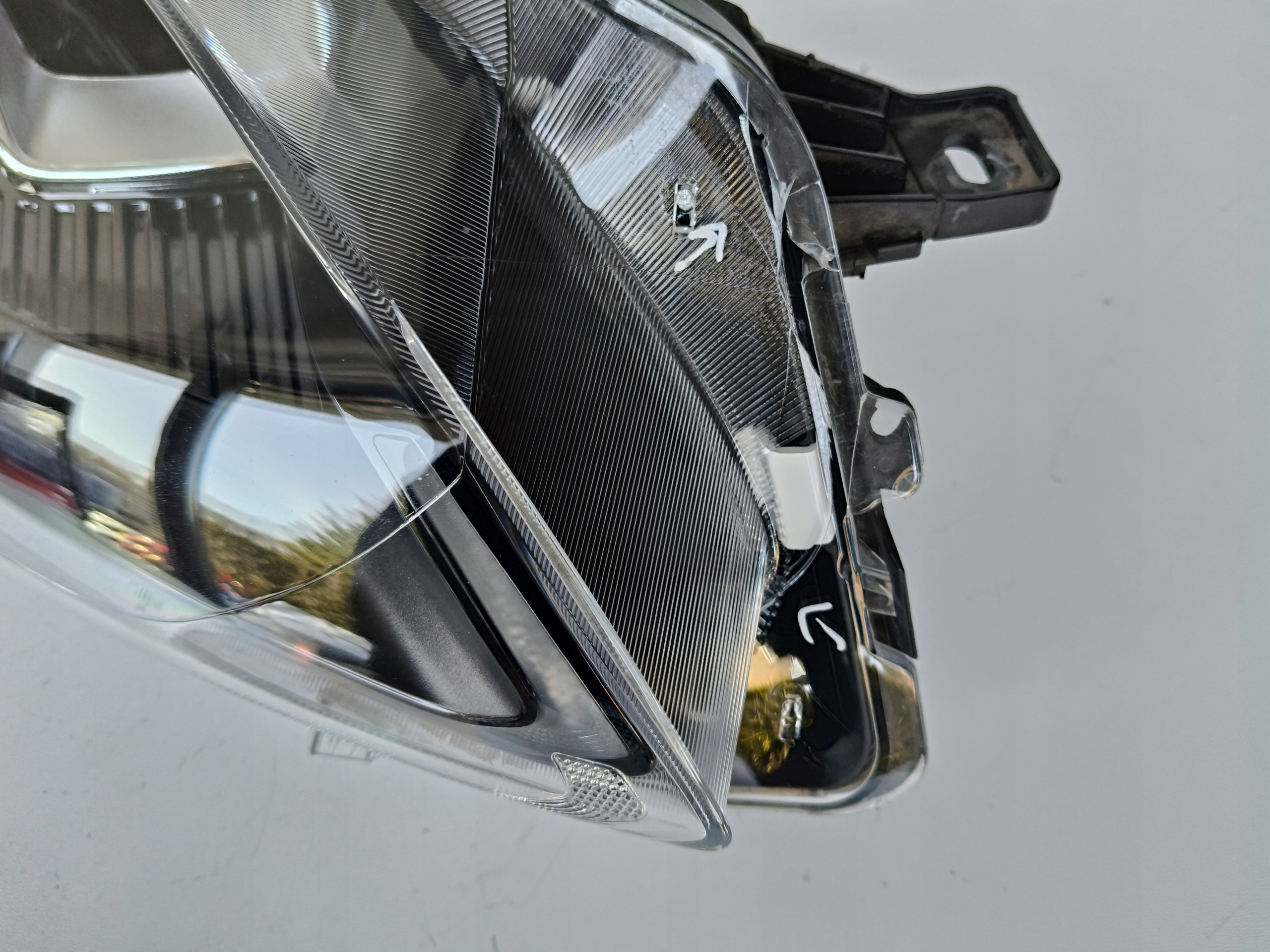 light right REFLEKTOR FORD KUGA MK3 19- FULL LED