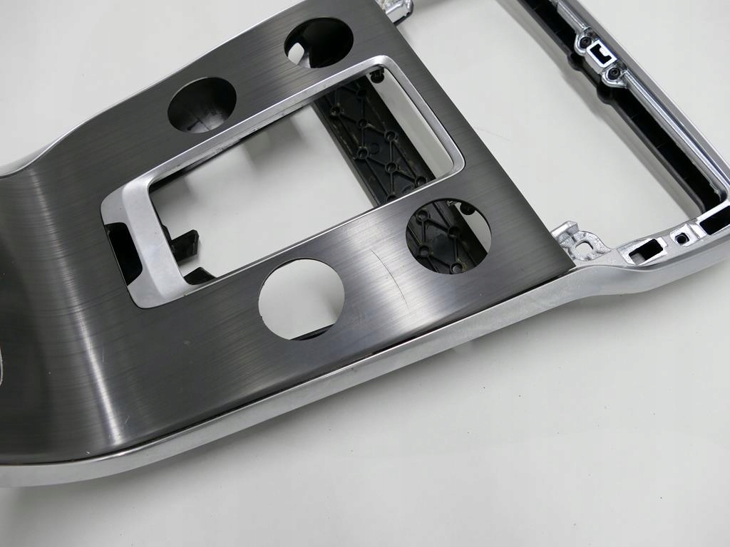 VOLVO V40 II PANEL ŚRODKOWY RAMKA OSŁONA OBUDOWA Typ samochodu Samochody osobowe