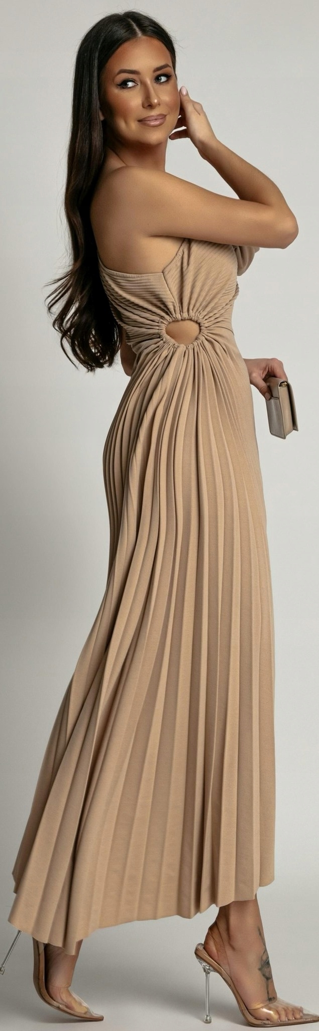 PLISOWANA SUKIENKA KWIATEM KAMELOWA WESELE KOMUNIĘ WIZYTOWA OKOLICZNOŚCIOWA Kolor beżowy