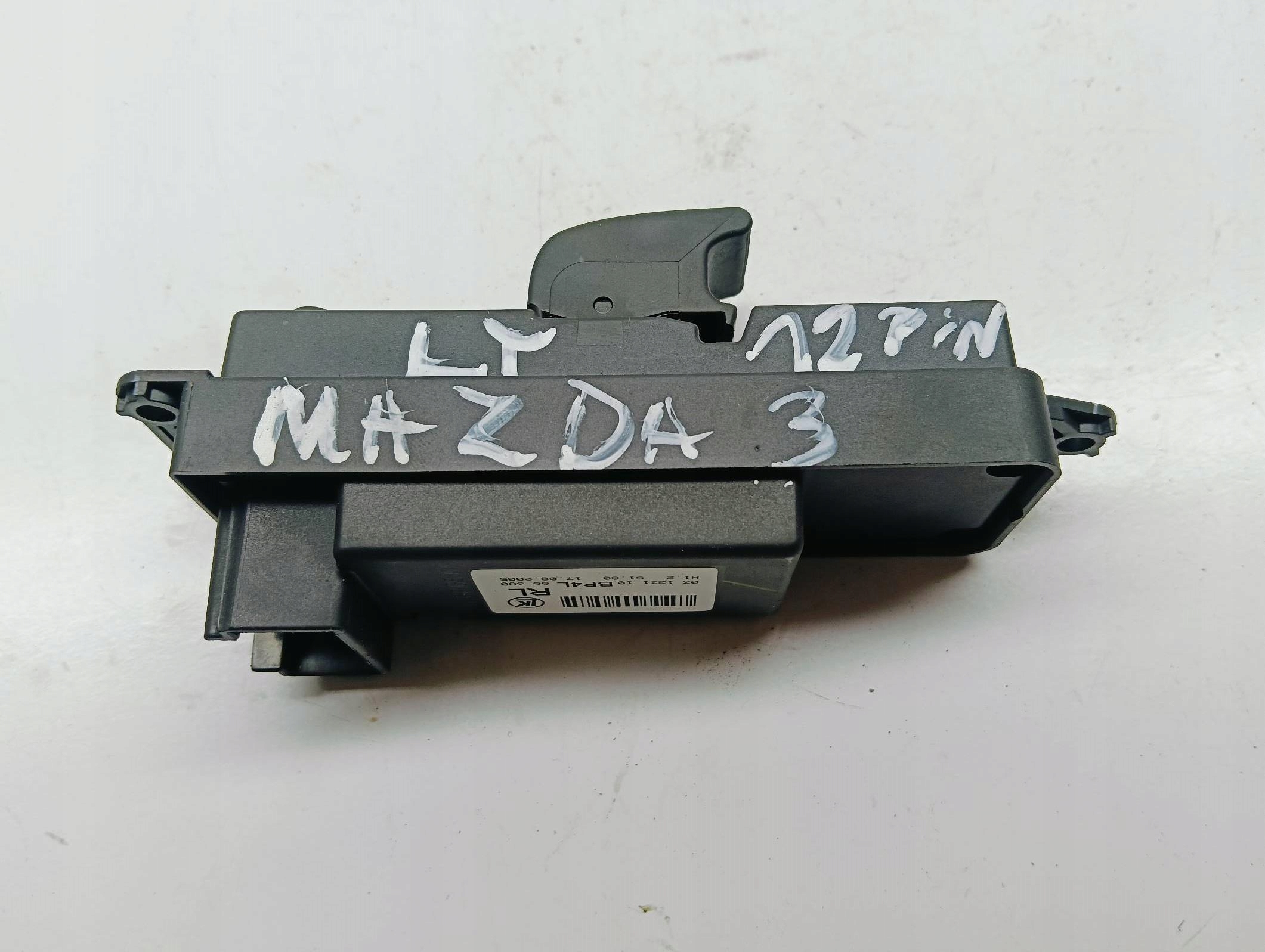 window control switch left rear part MAZDA 3 2005r BP4L