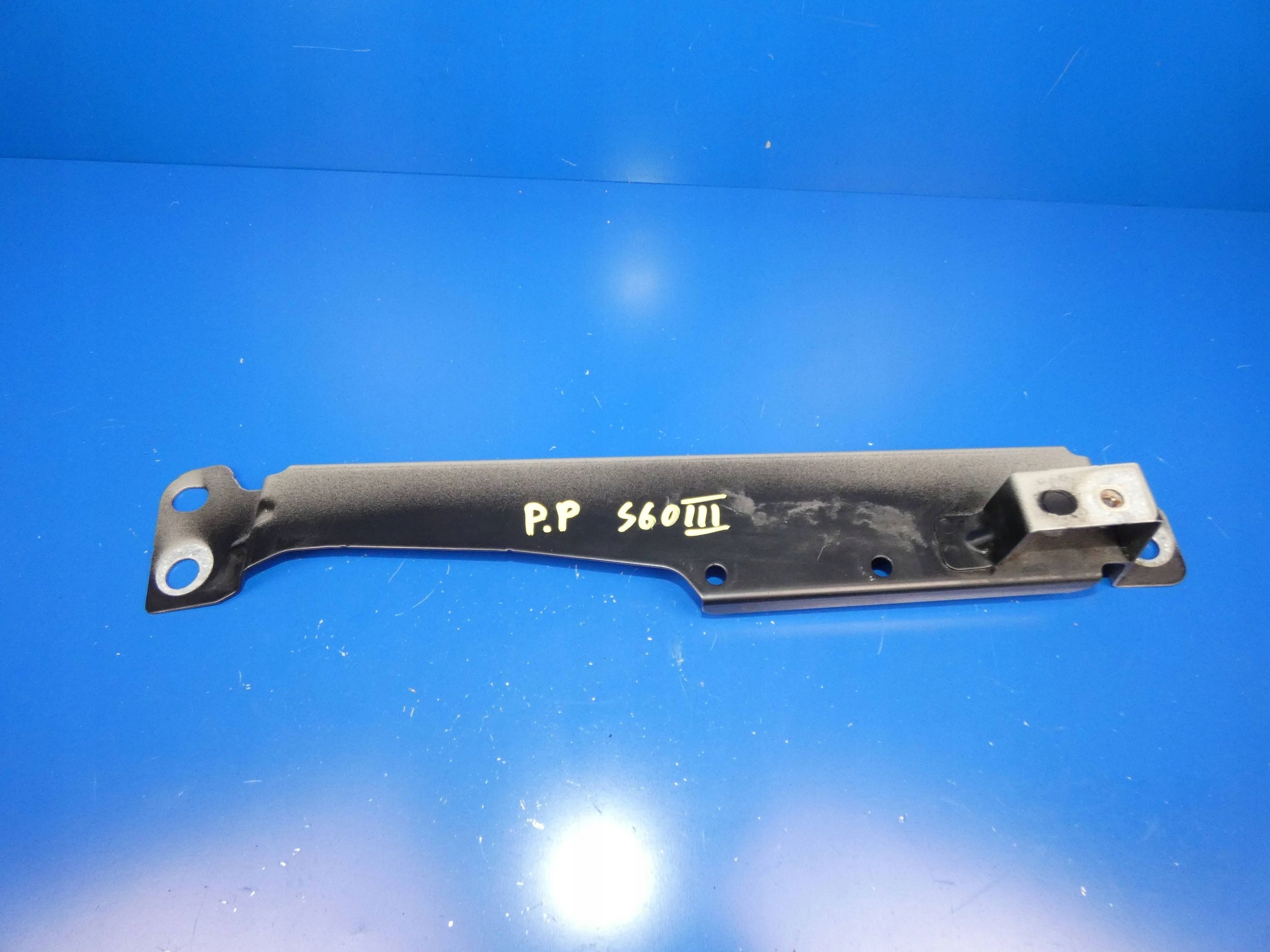 VOLVO S60 III V60 II Console Support plaque Poignée Aile Droite Avant