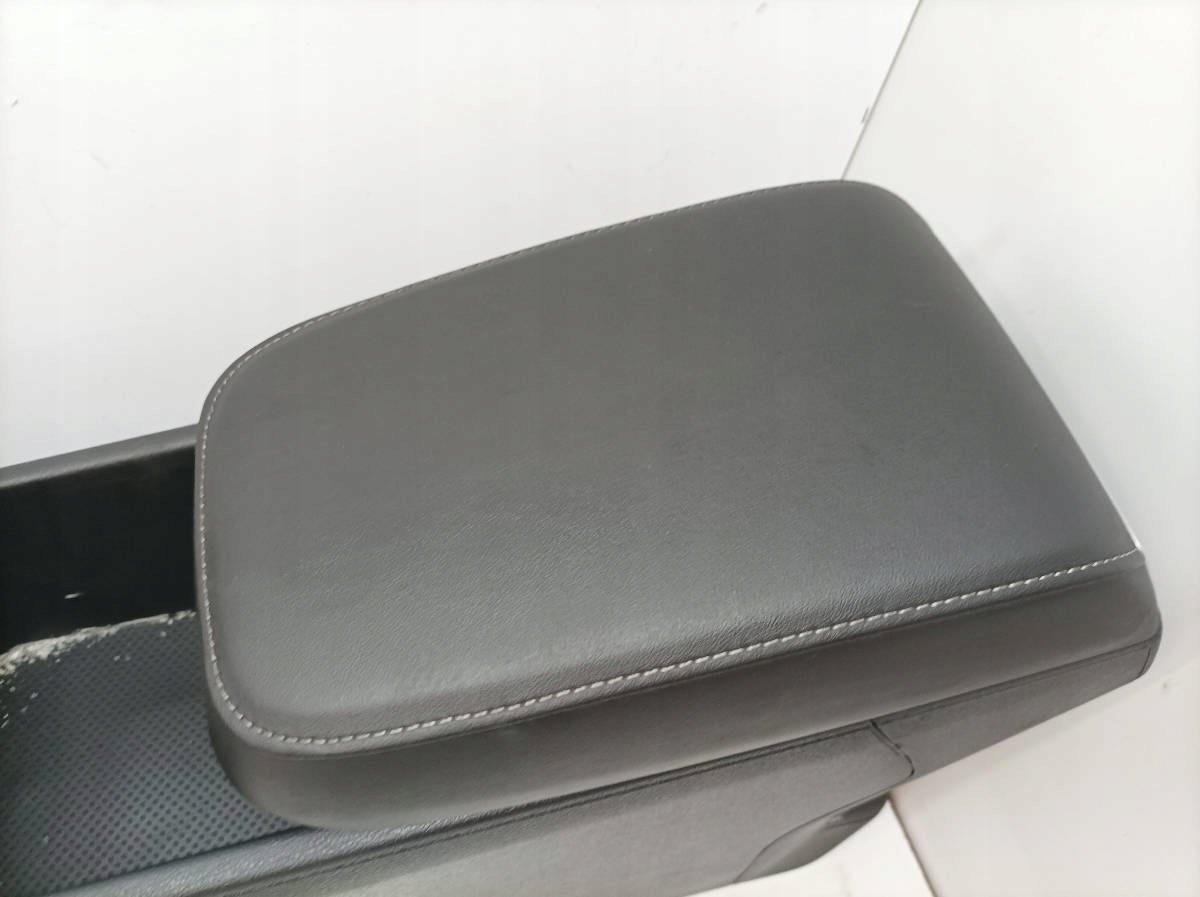 TUNEL central armrest leather Skoda Karoq and (2017-)