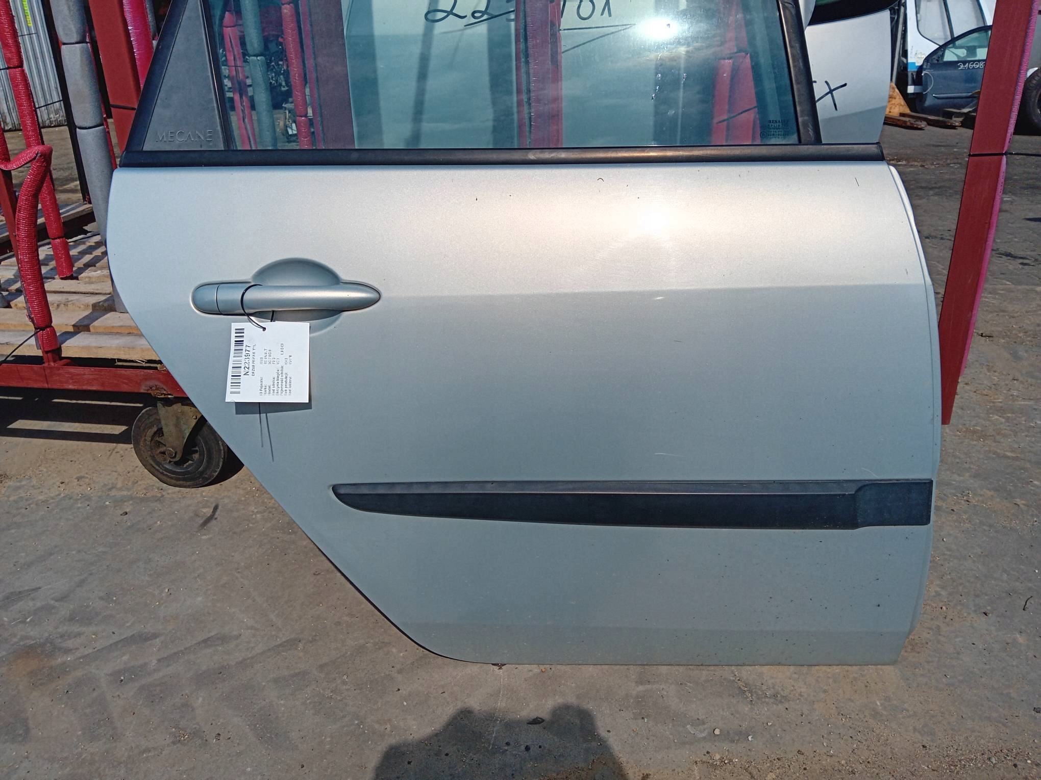 Tür rechts heck NV676 RENAULT SCENIC II