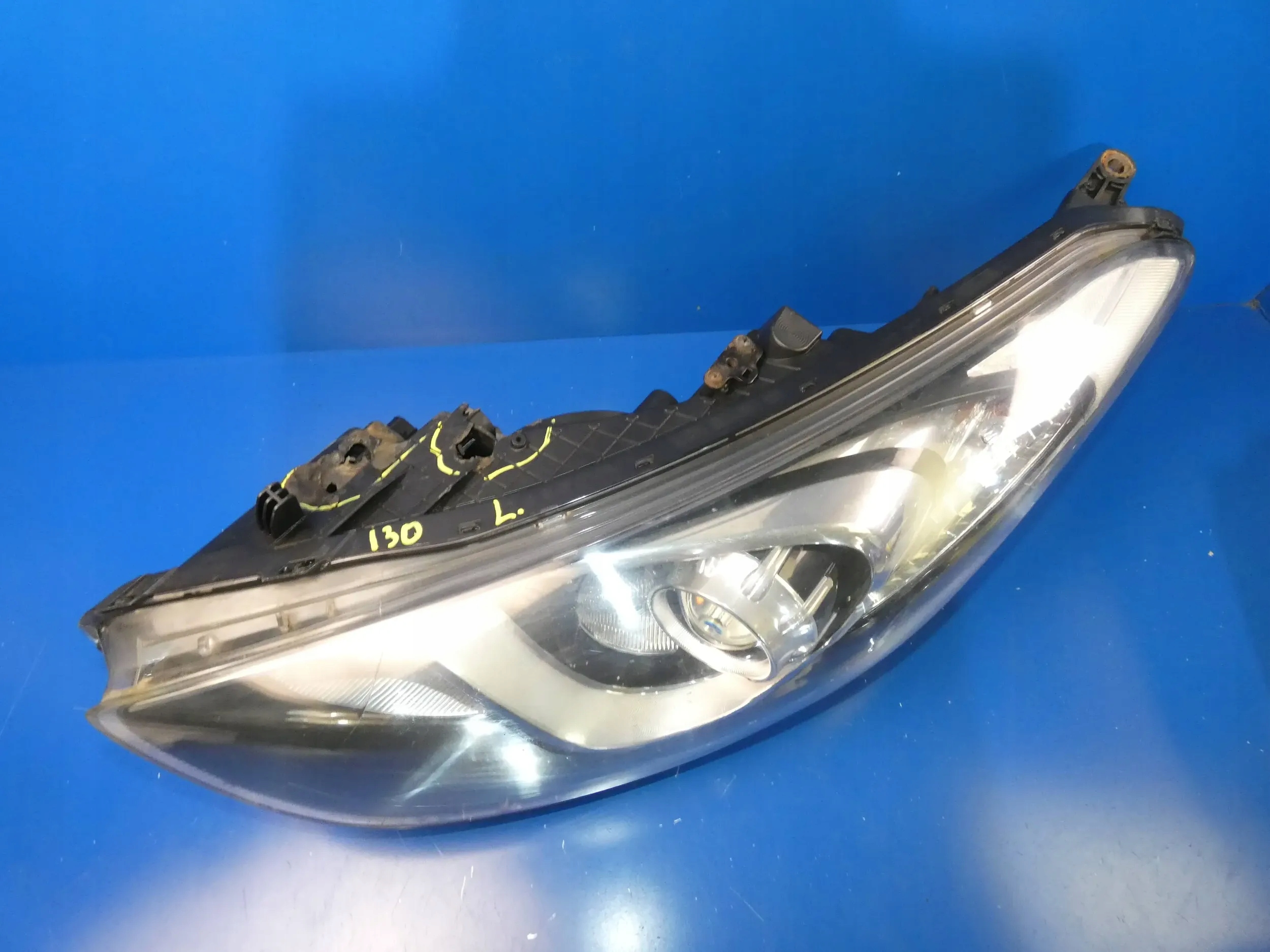 Hyundai i30 II 12- light left front front damaged ANGLIK