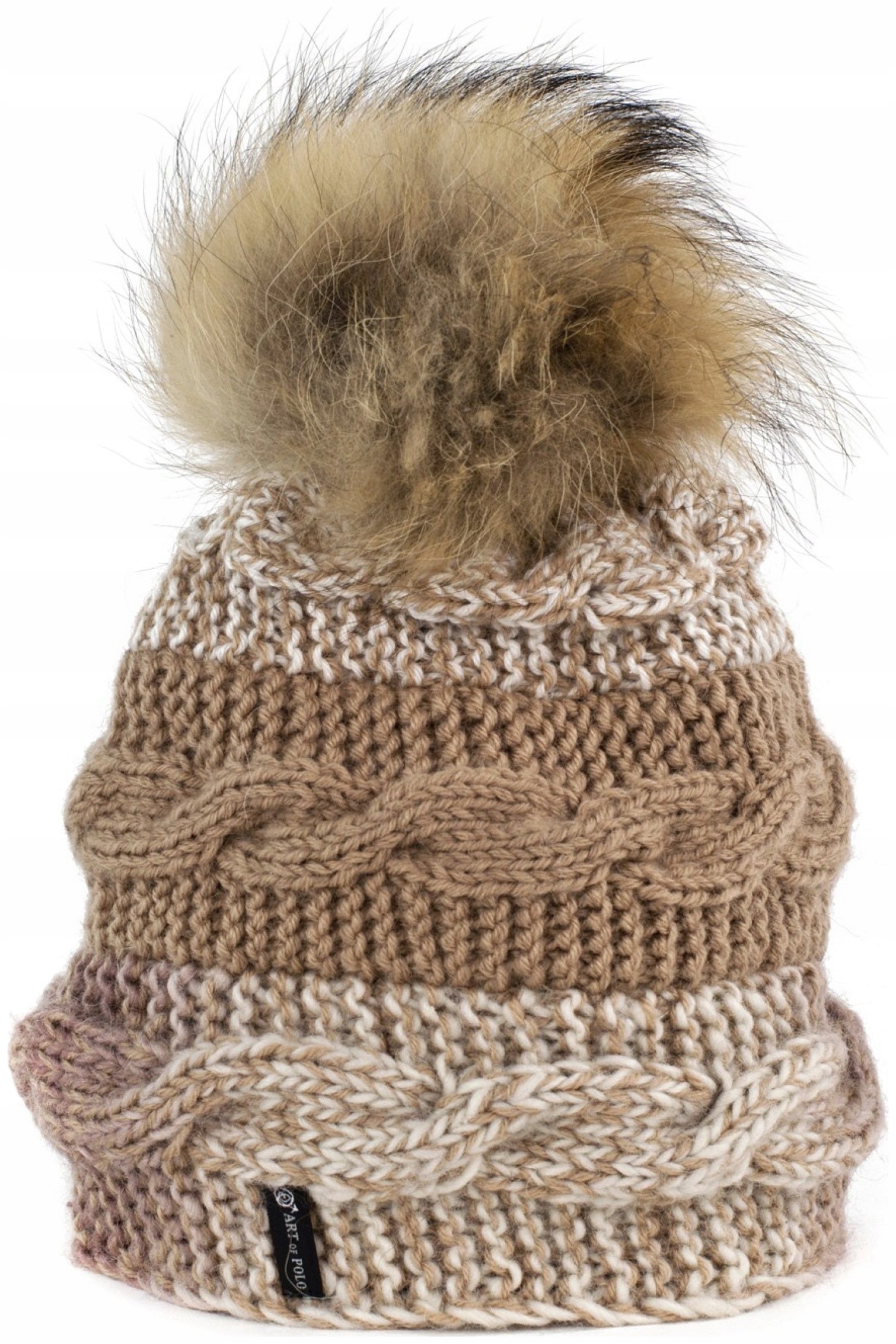 Čepice ručně vyrobená s bambulí, hnědá