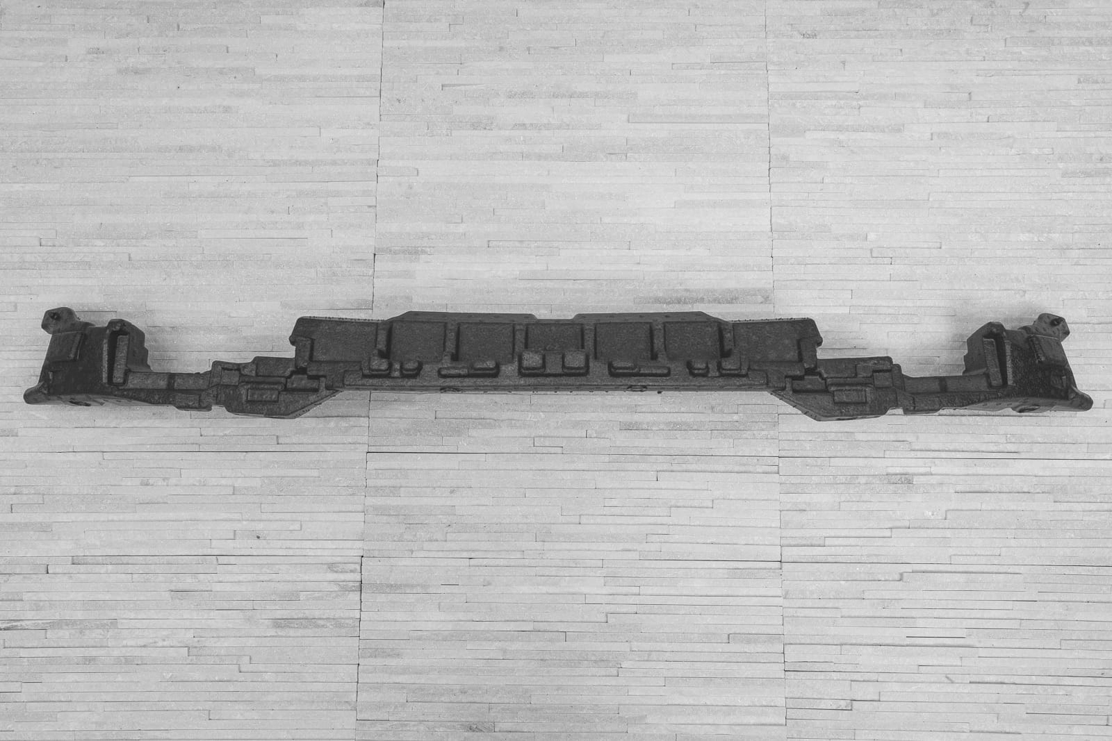 MERCEDES C W205 ABSORBER ZDERZAKA PRZÓD 2058850537 Strona zabudowy przód