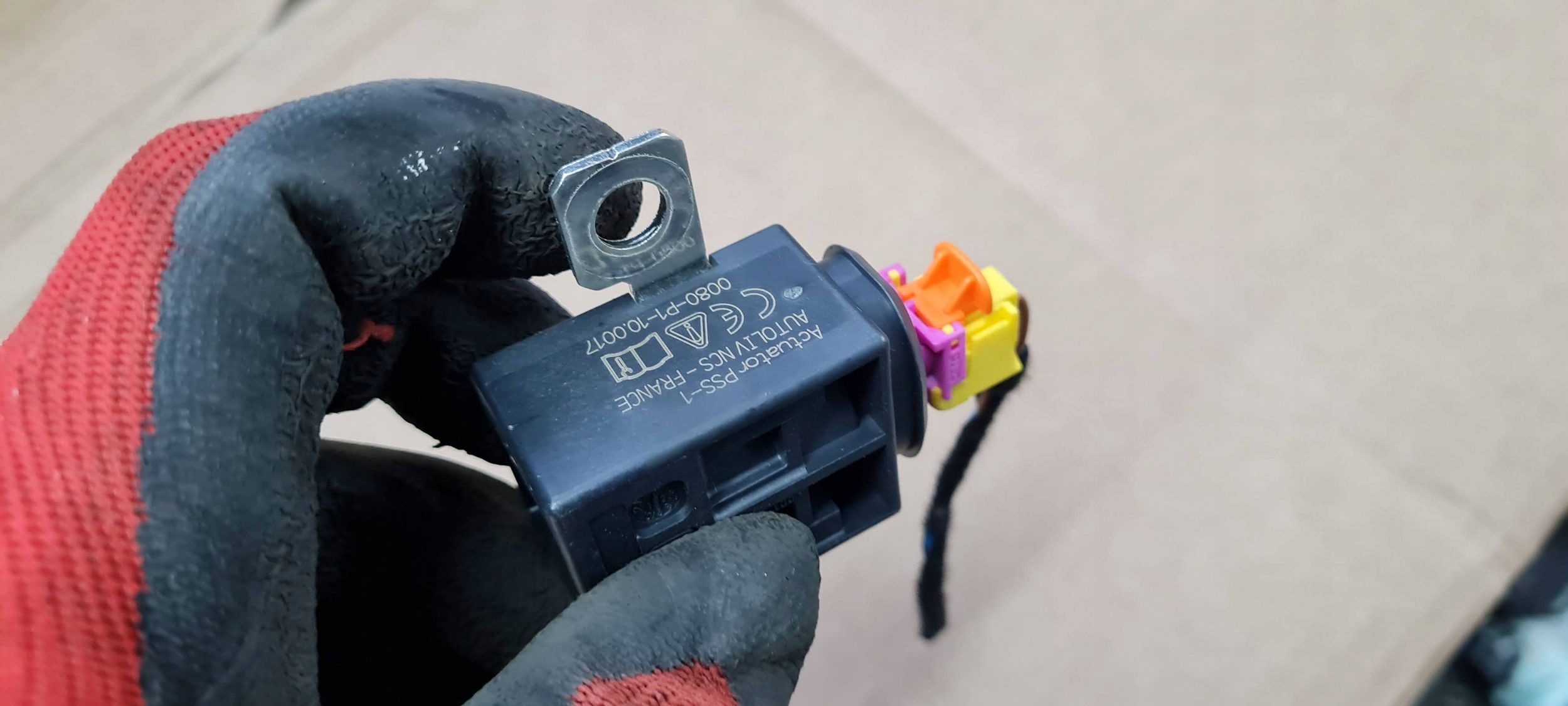 A7 4G Sicherungen PIROTECHNICZNY A4 B8 S4 A5 Q5 A6 C7 4G 4F0915519