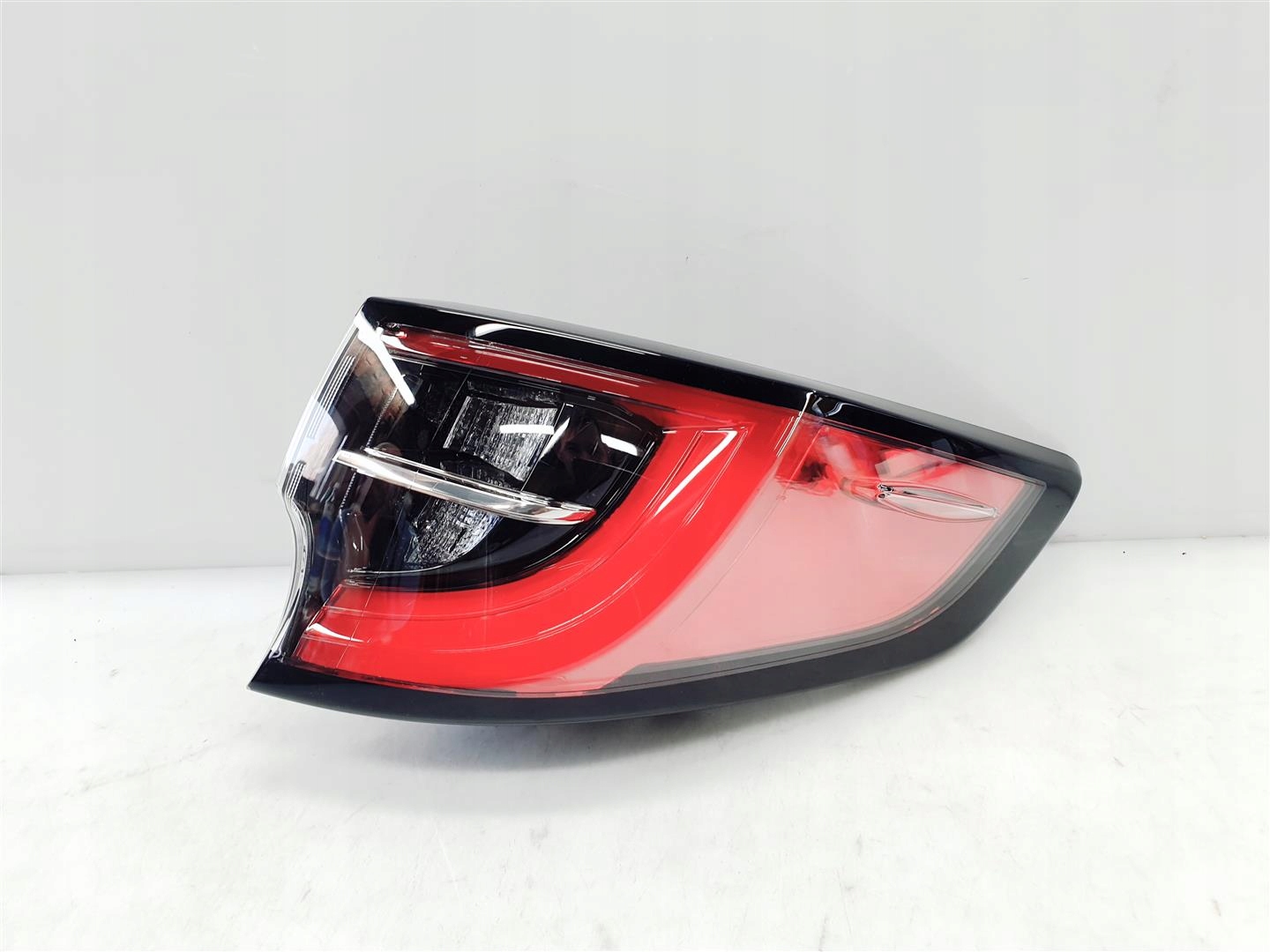 TOYOTA COROLLA E21 19- KOMBI LAMPA TYLNA PRAWA LED ORYGINAŁ