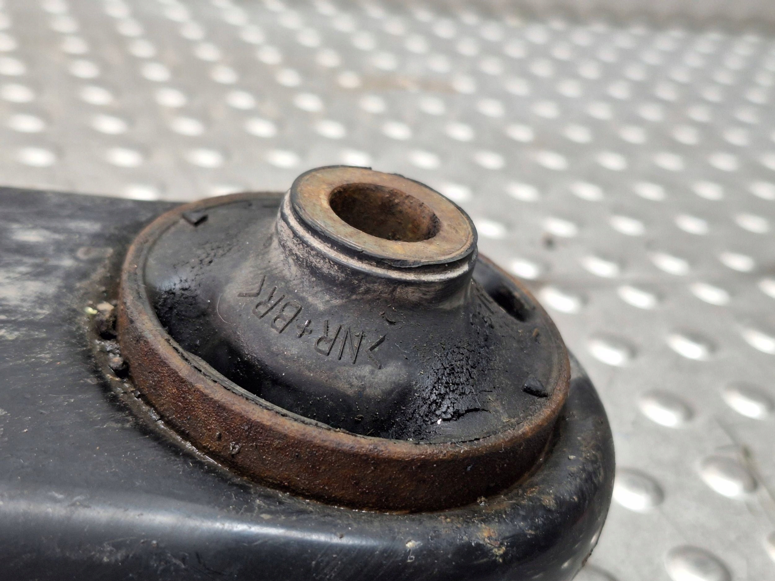arm left front MITSUBISHI OUTLANDER II 06-12