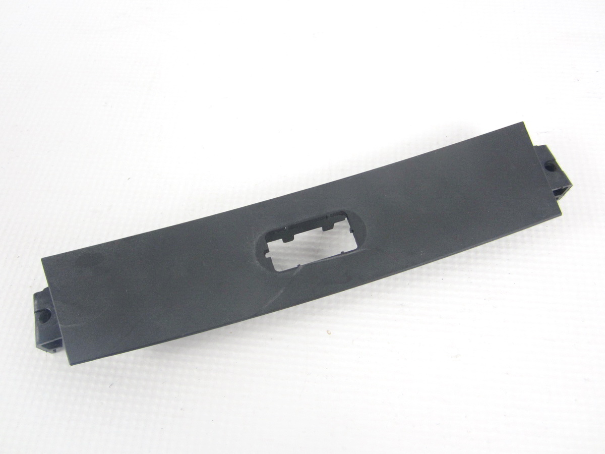 COUVRE COUVERTURE TABLIER MOTEUR DU TABLEAU DE BORD CONSOLE MERCEDES W251