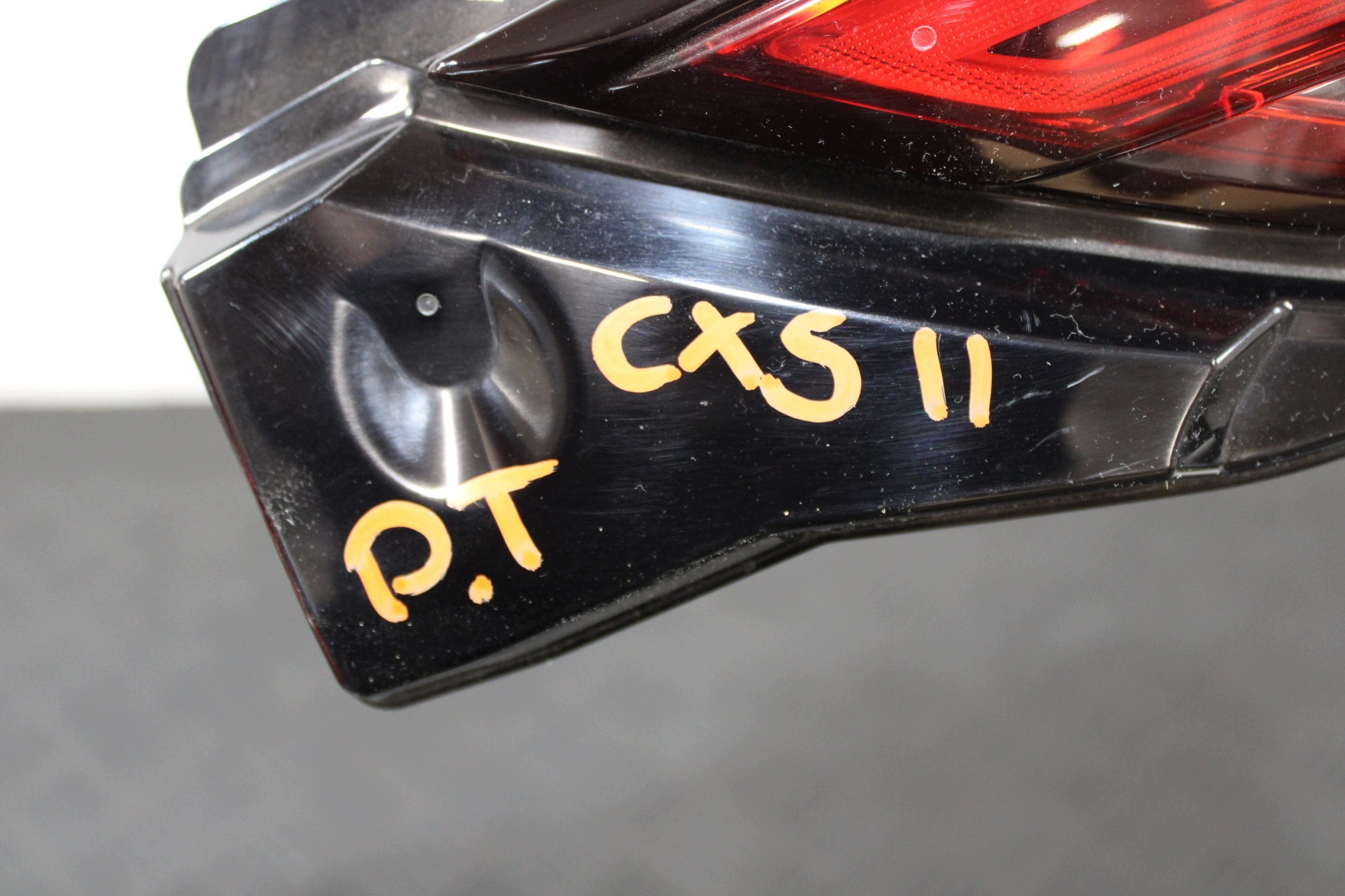 lámpa motorháztető csomagtartó jobb hátsó MAZDA CX5 II 2 KB KF