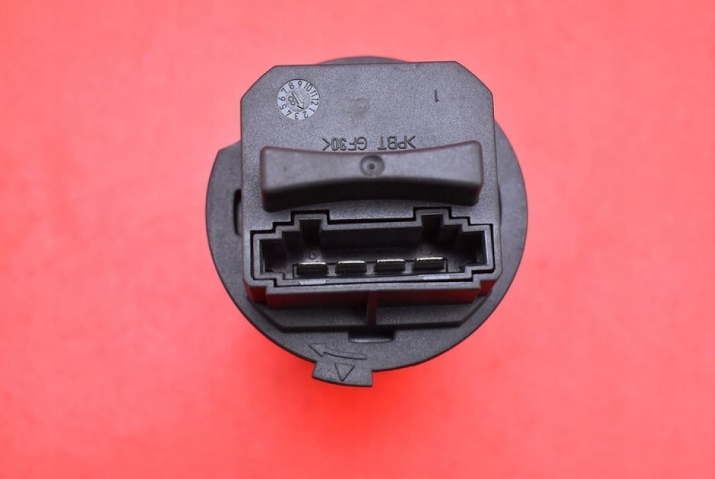 REZYSTOR NAWIEWU OPORNICA PEUGEOT 307 08R