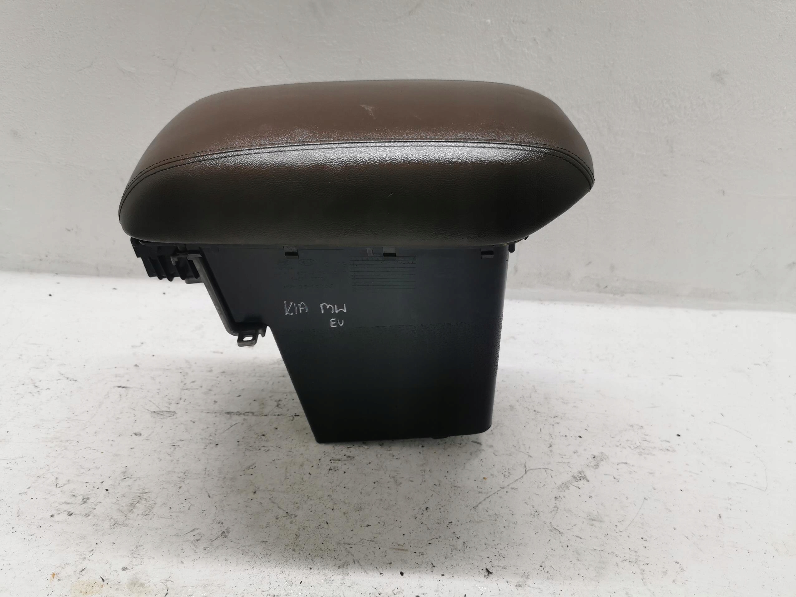 bracciolo KIA HYUNDAI 84691-2P005 EU