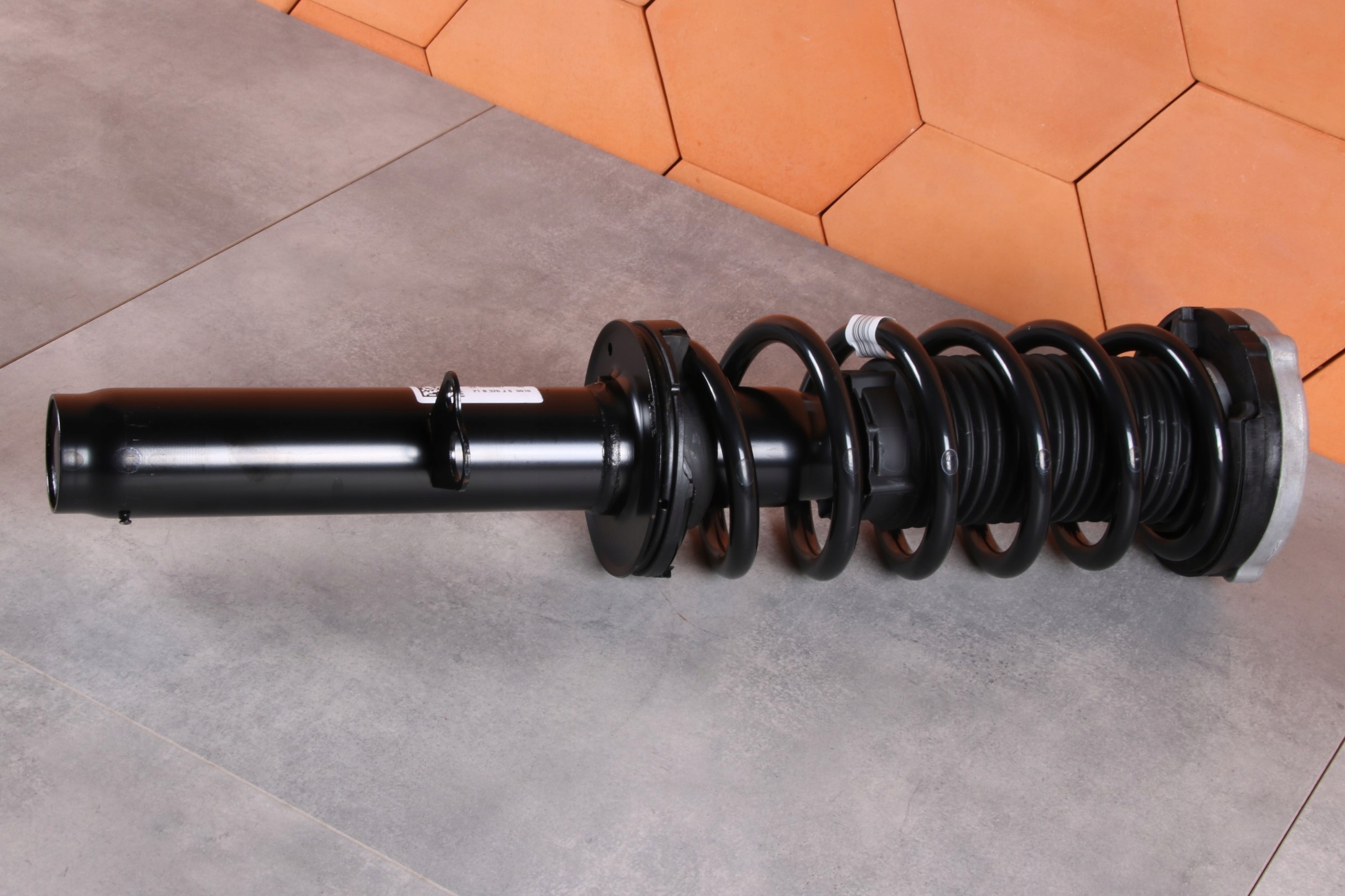 BMW 5 G30 G30 LCI shock absorber left front front XDRIVE 6866607 15 km !!!