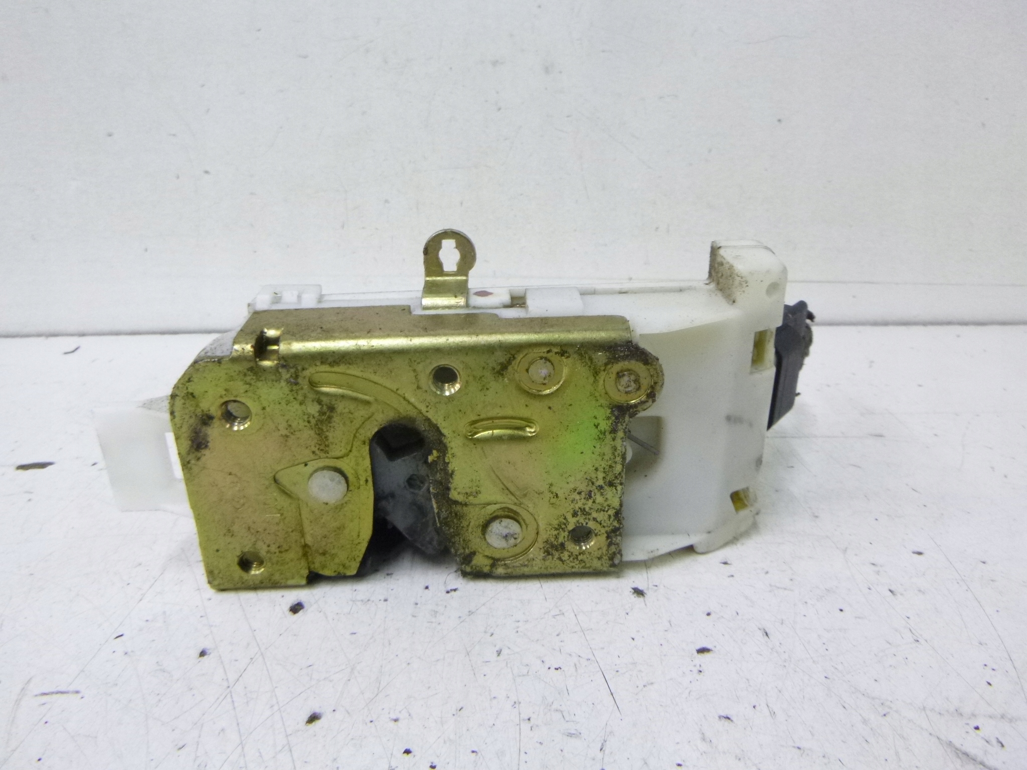 lock rear part right Ford Mondeo III 01r.