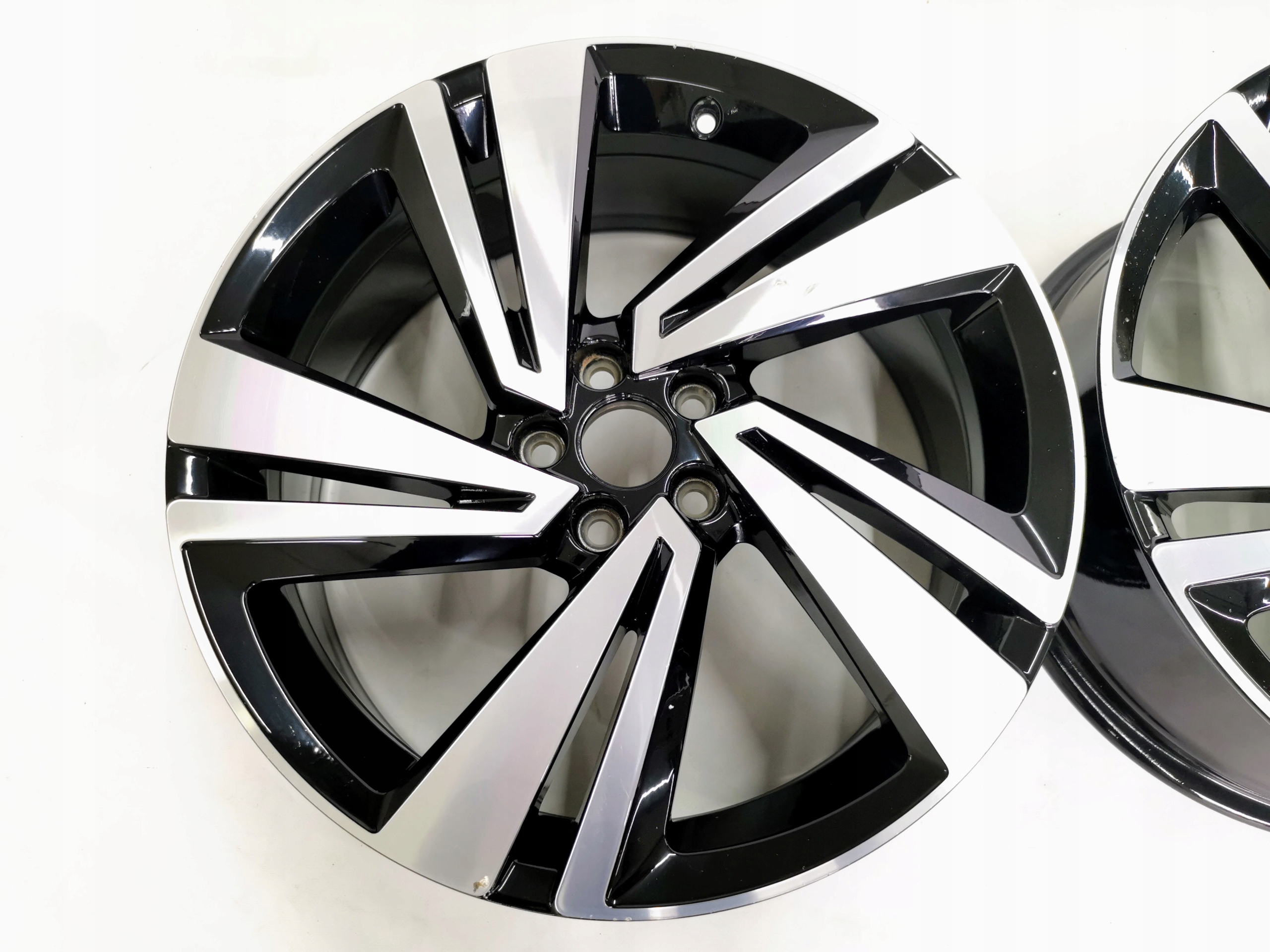 ALUFELGI 18' VW T-CROSS 7x18 ET39 2GM601025H KPL Producent felg Volkswagen OE