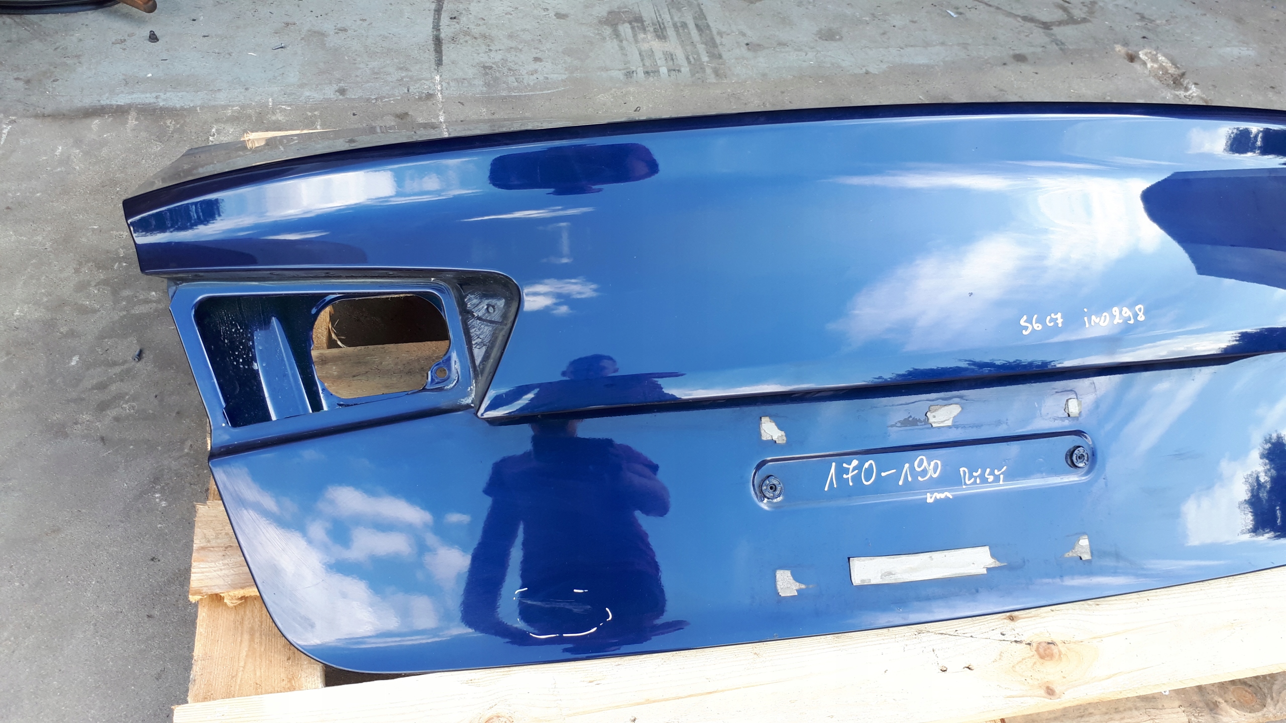 S6 C7 A6 4G trunk door boot rear part sedan LX5P