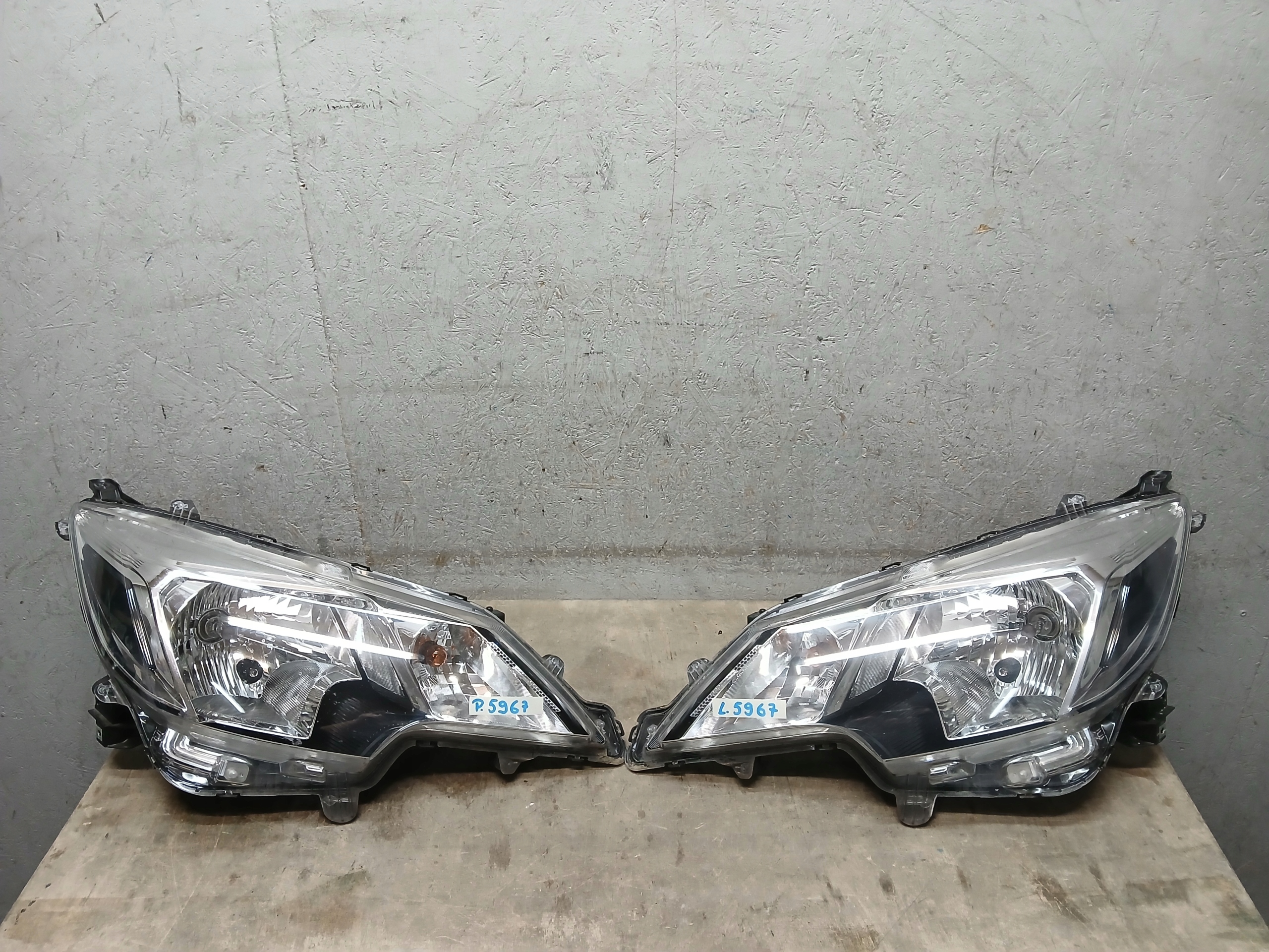 light lights front right left MITSUBISHI SPACE STAR III 3 19