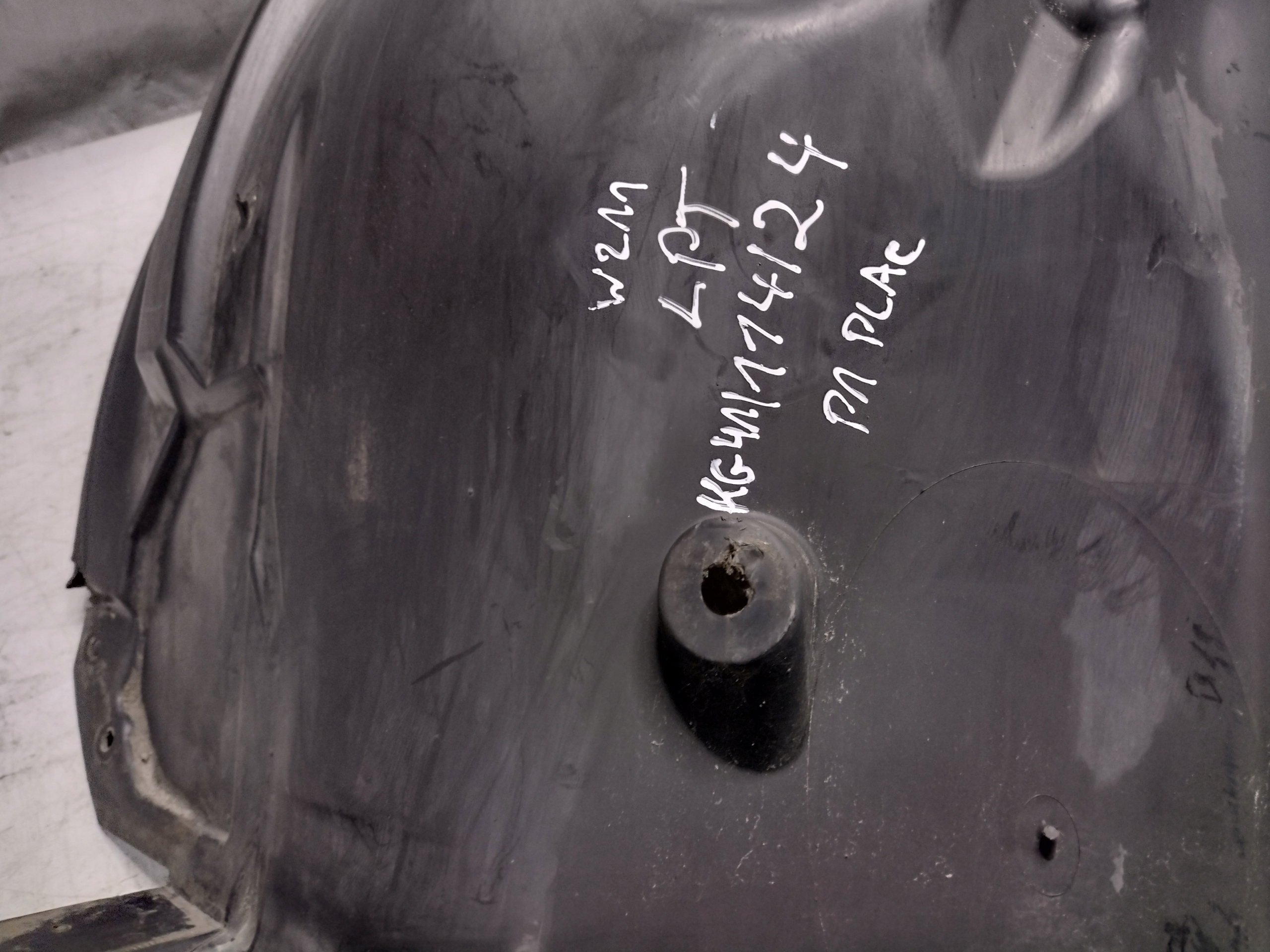 mudguard left front part rear Mercedes W212 A2126903030