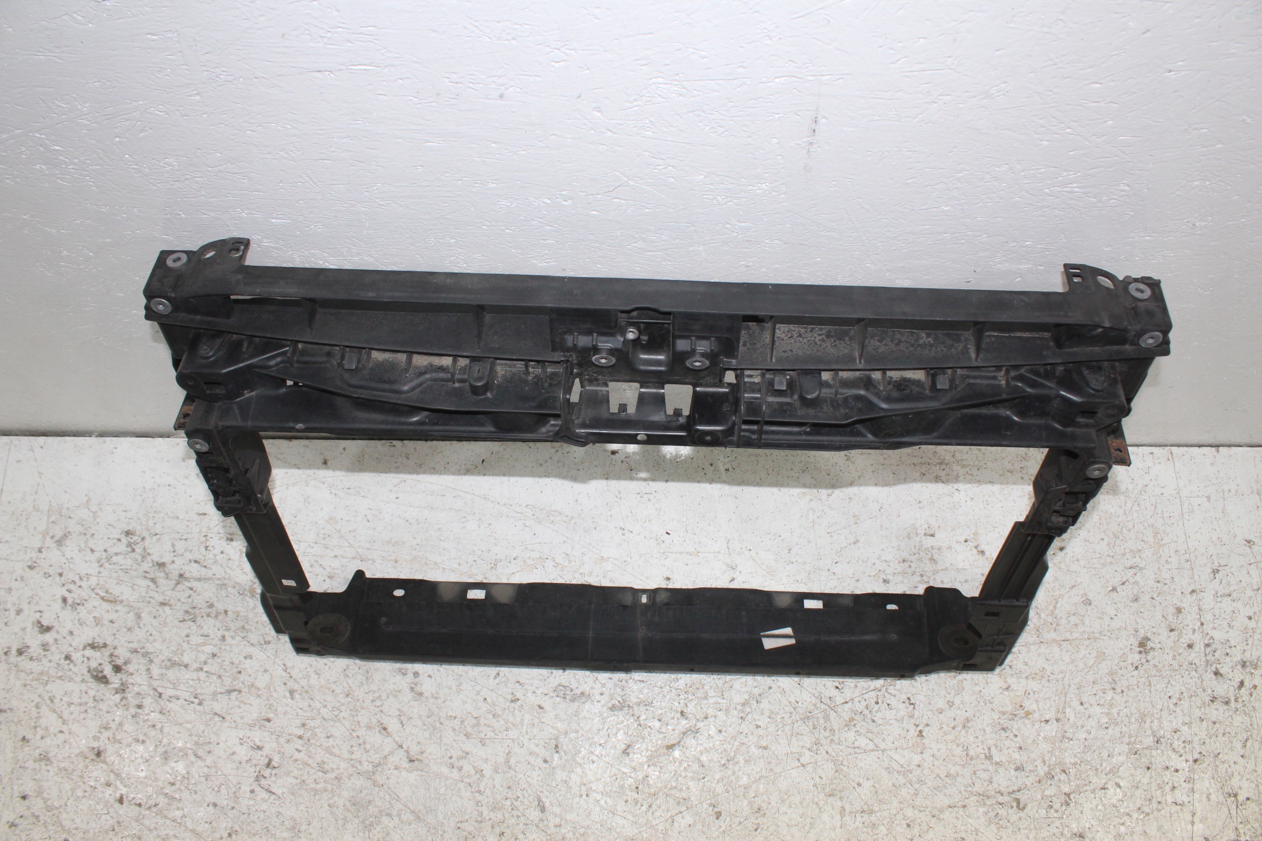 VW Golf VII pillar iron support panel for radiators 5G0805594R