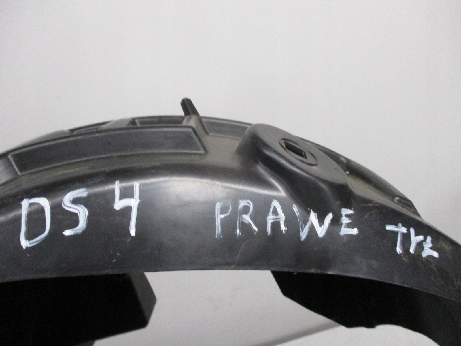 mudguard Citroen DS4 9833766080 9833764980 right left