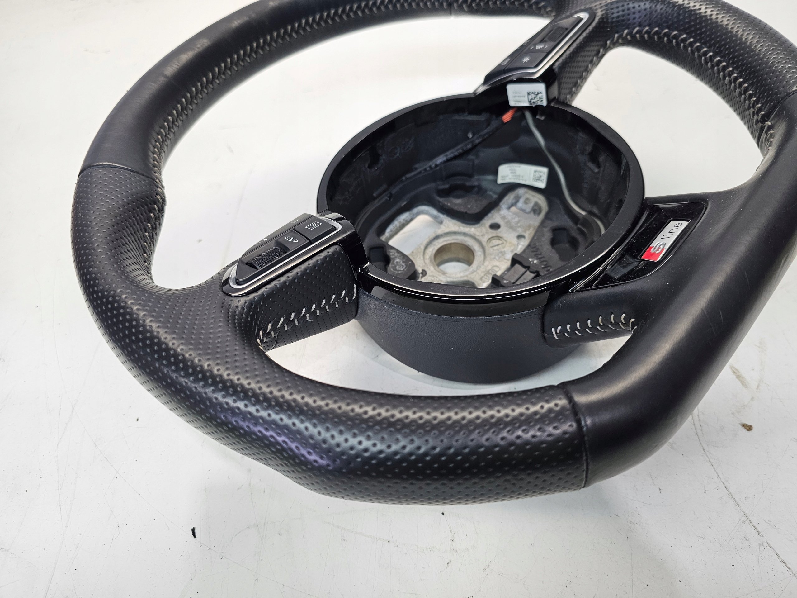 steering wheel, leather S-LINE 3-RAMIENNA AUDI A3 8V 8V0419091R **2**