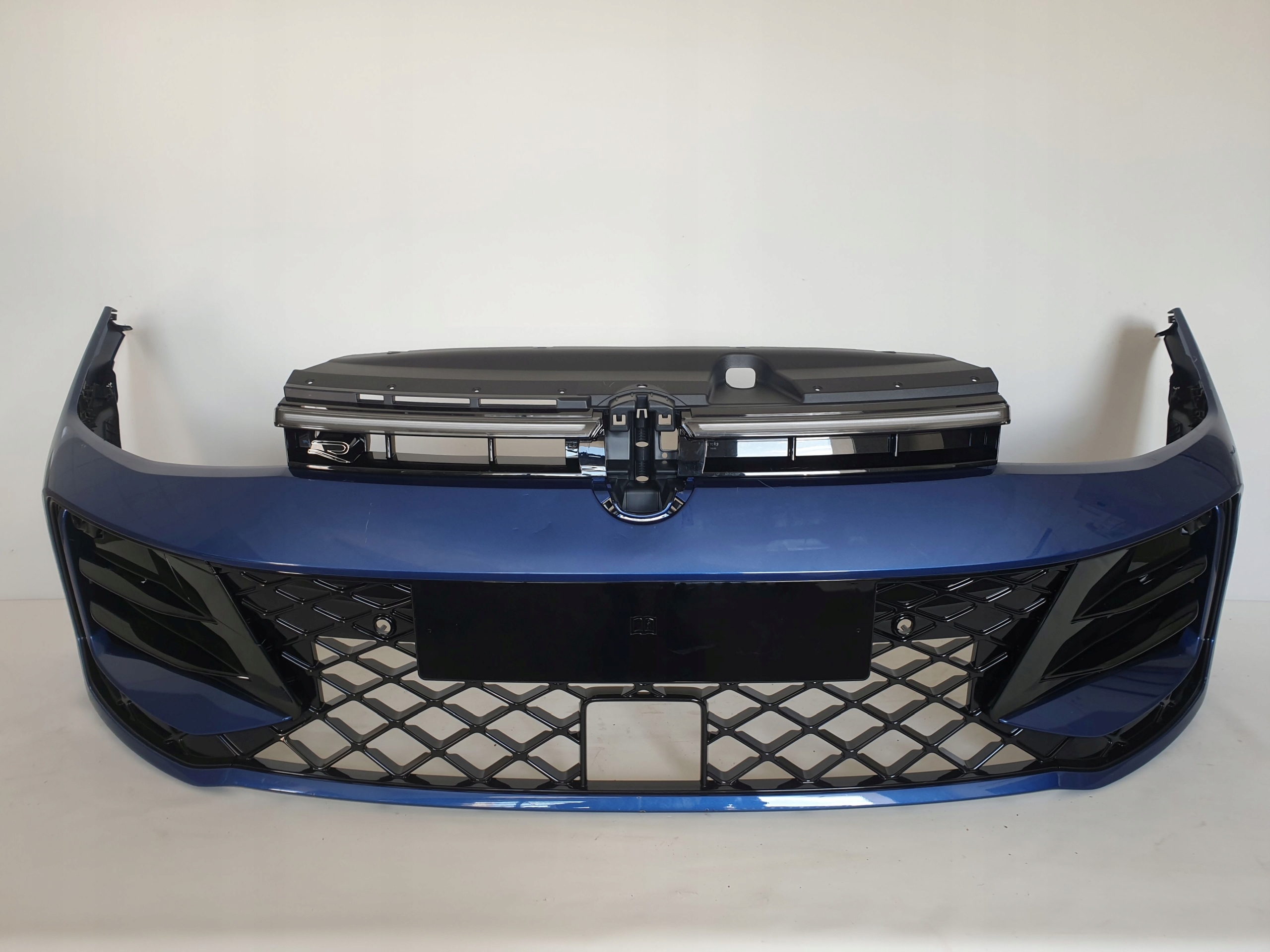 VOLKSWAGEN VW PASSAT B9 3J R-LINE 23-> bumper front grill LED PDC