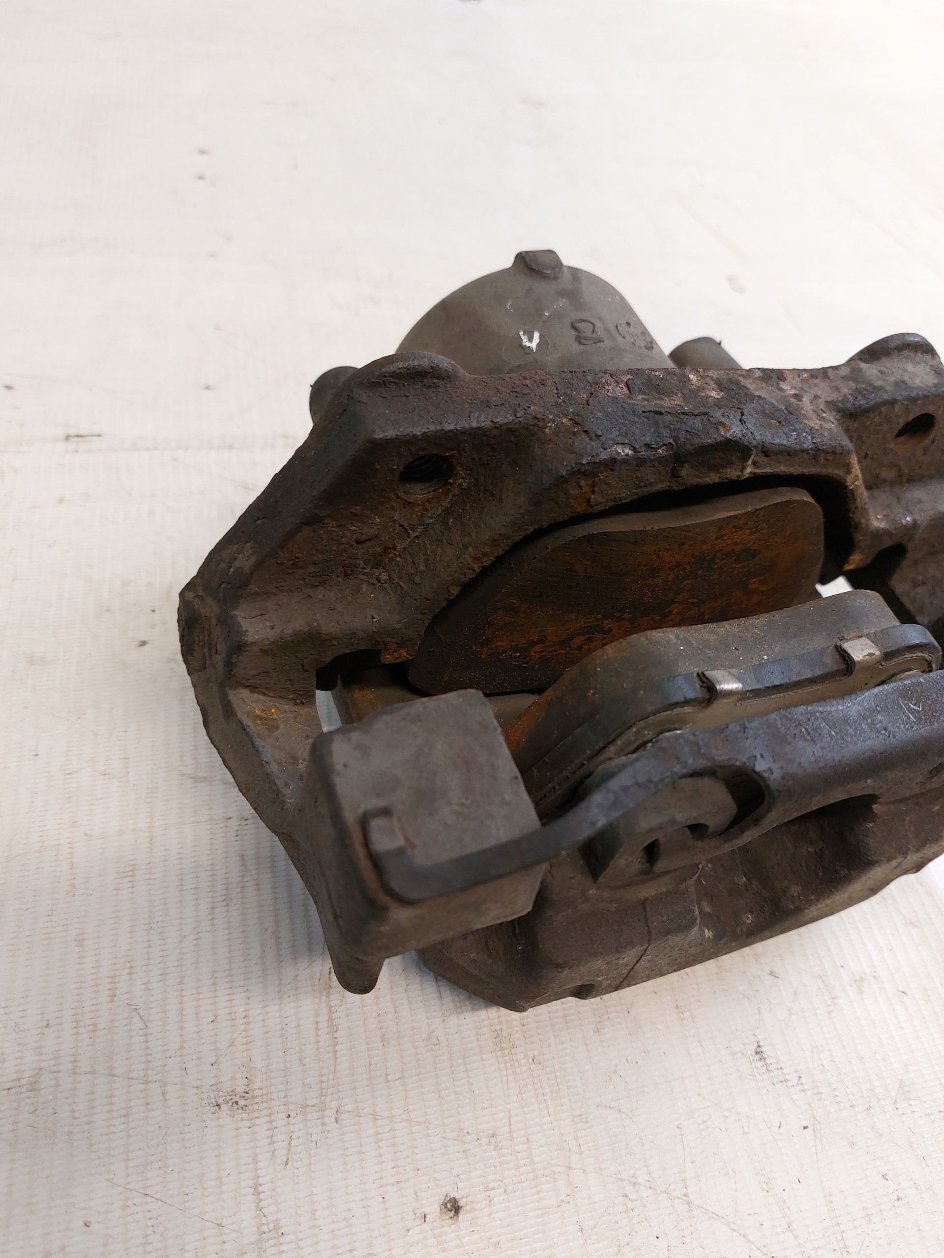 caliper brake right front BMW E39 M57D25 2.5D