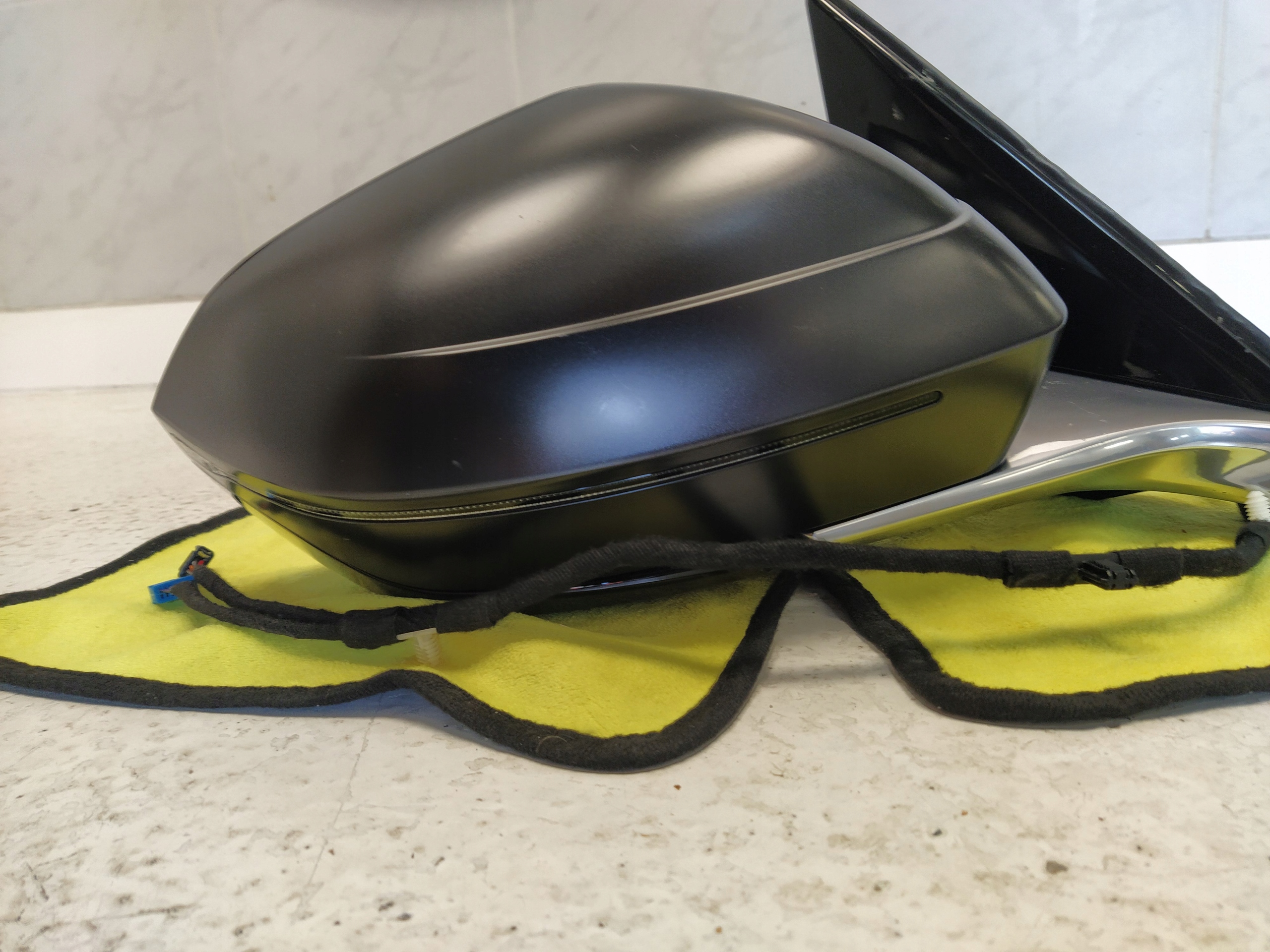 BMW 7 G70 mirror exterior ASYSTENT GRZANE right 9+6 PIN
