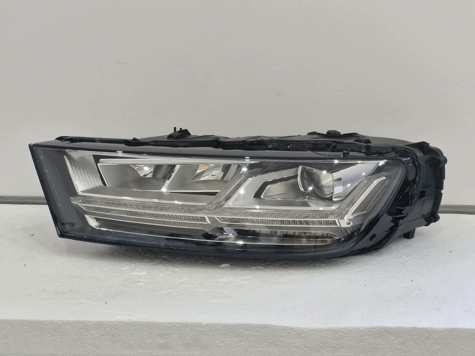 light left Audi Q7 4M FULL LED USA