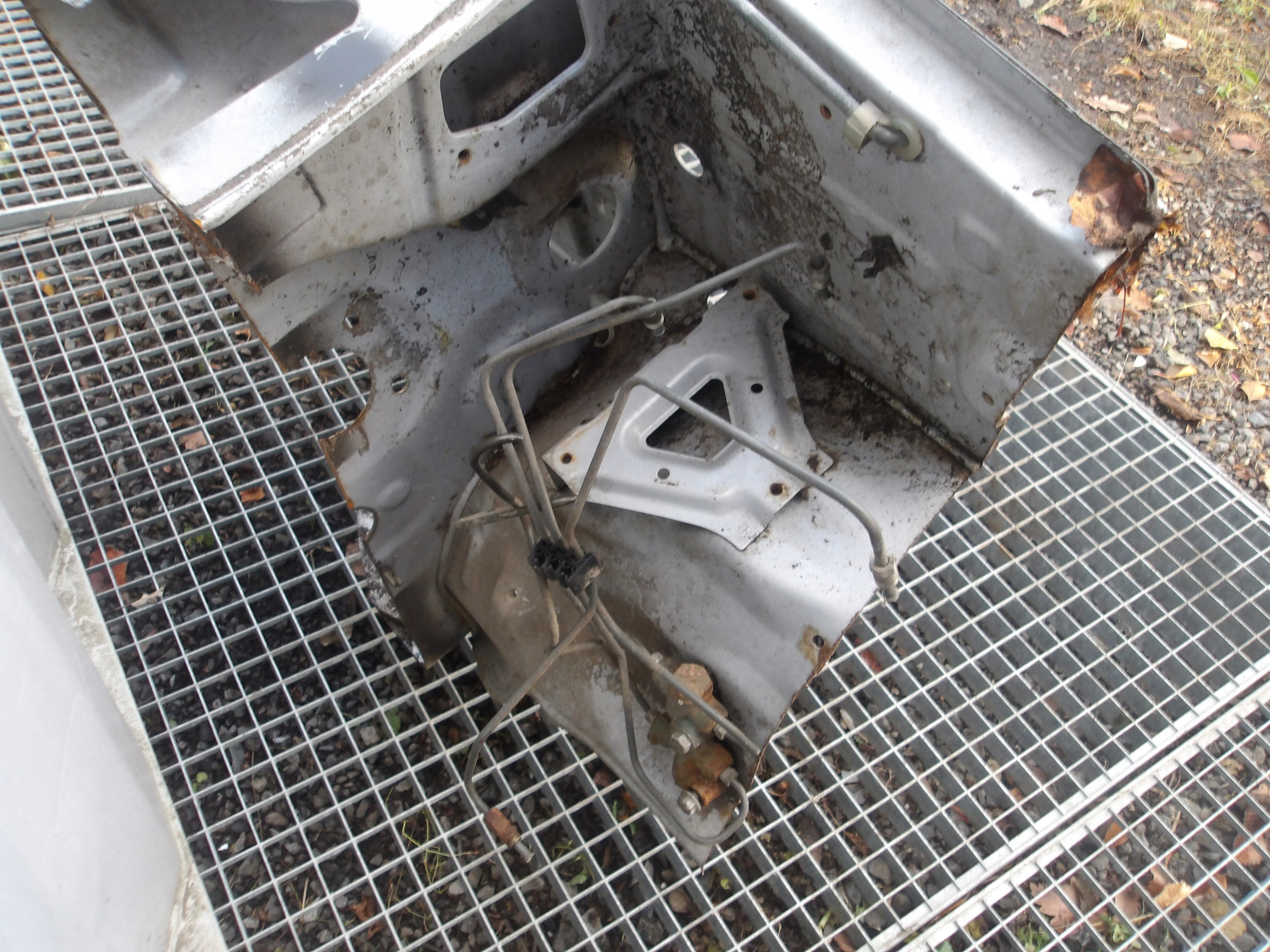 SUZUKI JIMNY III 98- pillar A threshold ZE SLUPKIEM left BOK corner OE