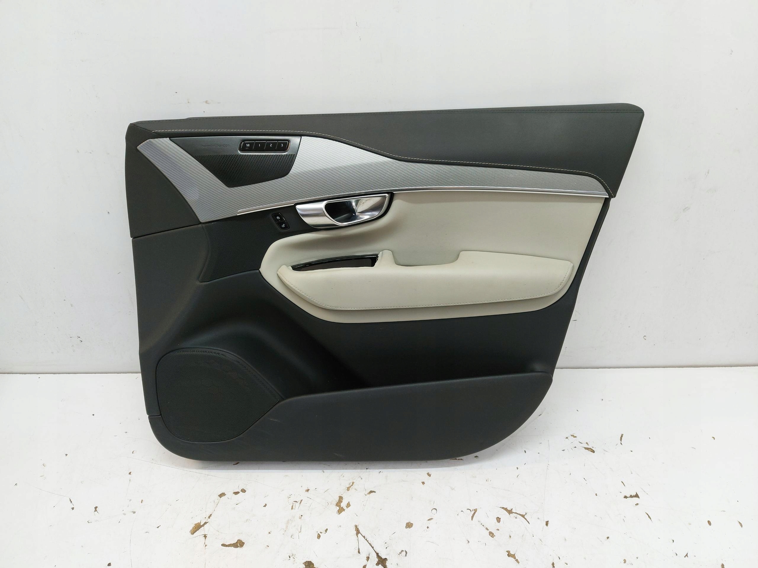 Volvo XC90 II LIFT B5 2021 side door right front