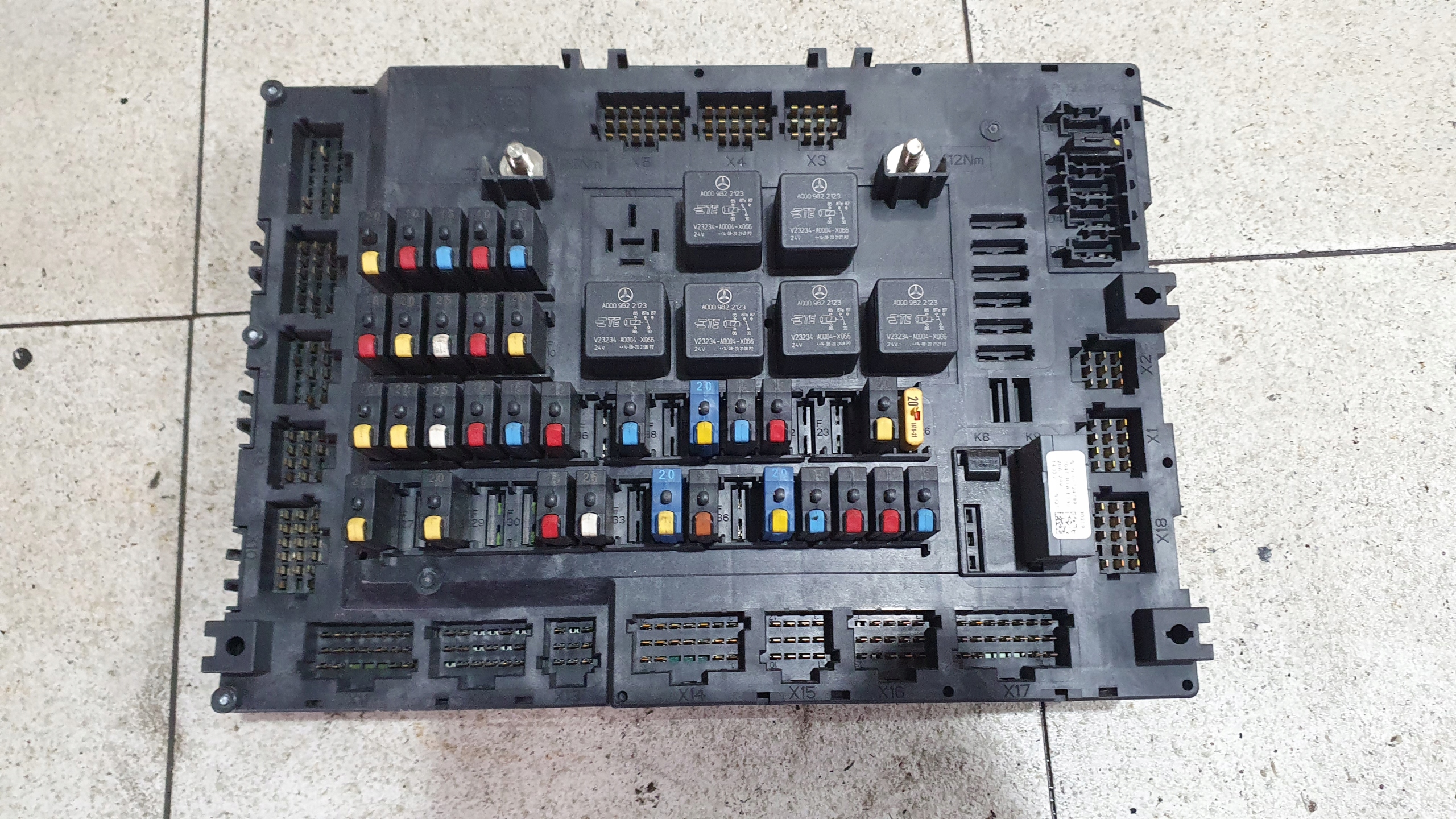 Grundmodul Bezpieczników Single SAM Actros MP 4 0014463558