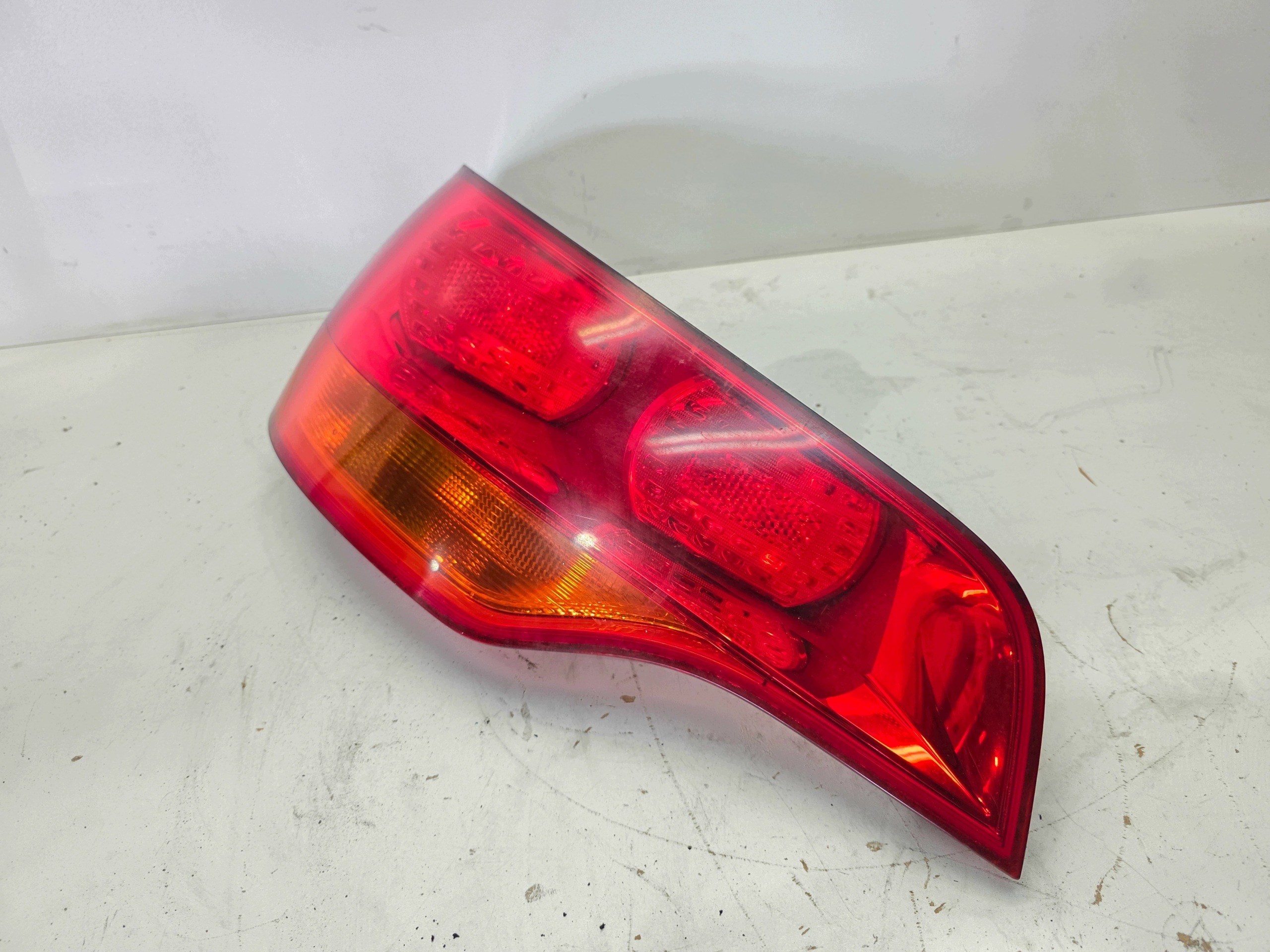light left rear part AUDI Q7 4L 4L0945093 before LIFT for ZAROWKI