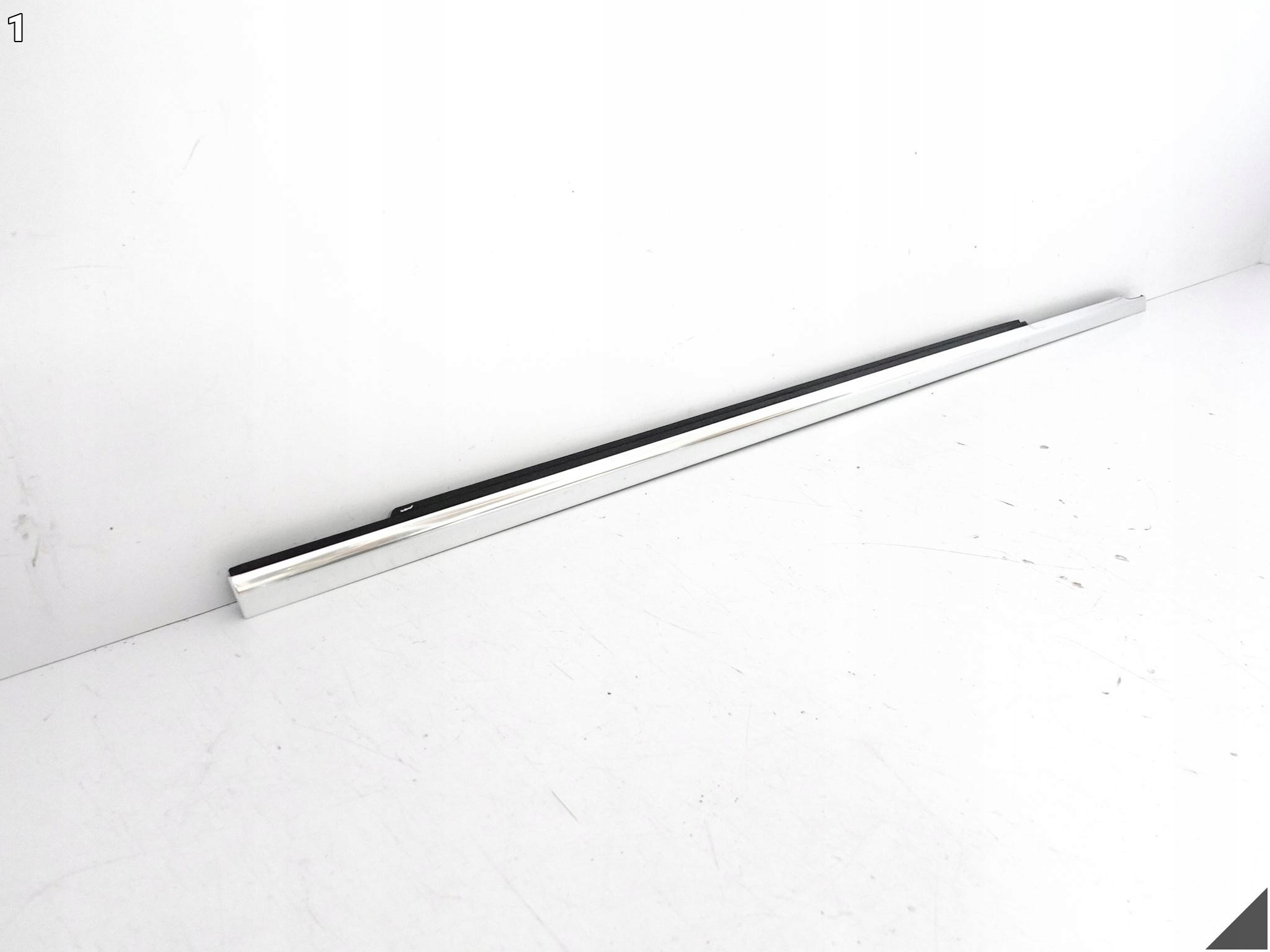 MERCEDES E-KLASA W213 16-23 moulding dust windows door right front