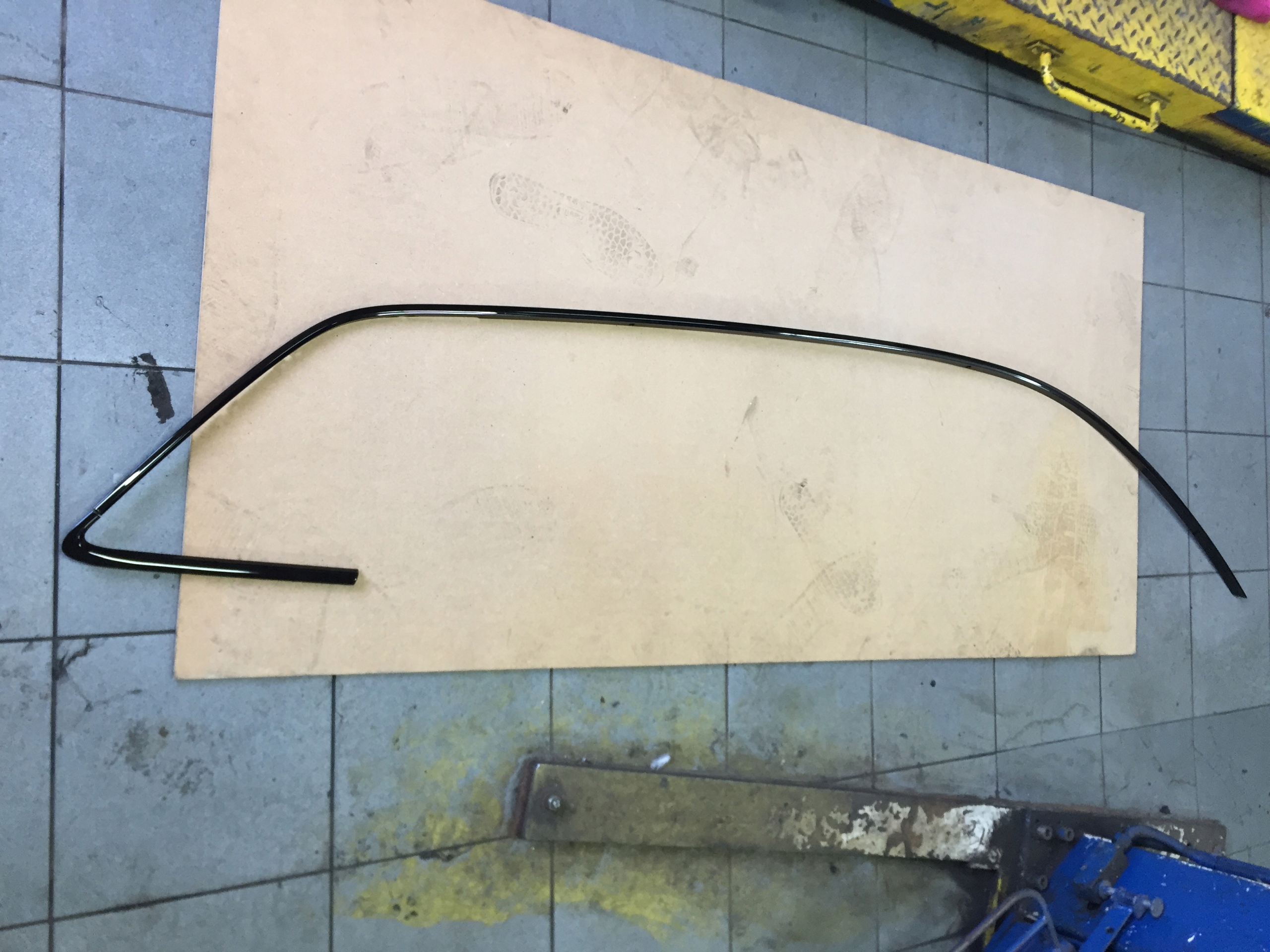 AUDI RS3 LIFT 19- LISTWA GÓRNA ZEWNĘTRZNA PRAWA HB