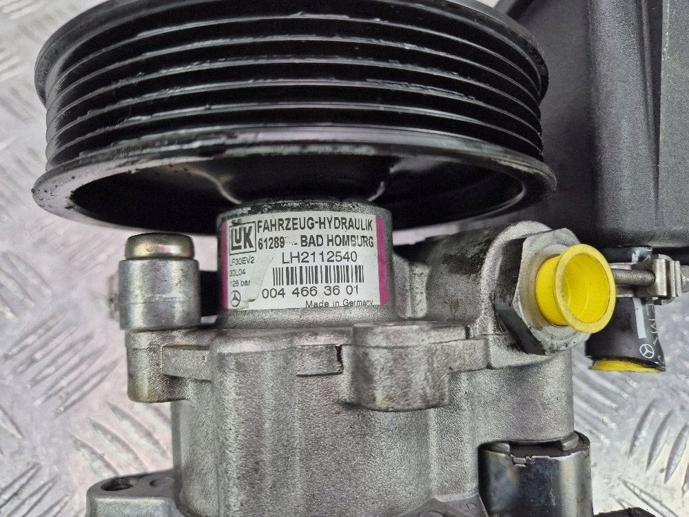 Mercedes E350 W211 pompe direction assistée 0044663601 M272.964