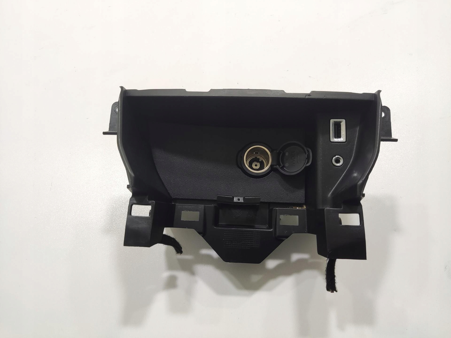 GNIAZDA PORT USB AUX PEUGEOT 308 II T9 2013-2016