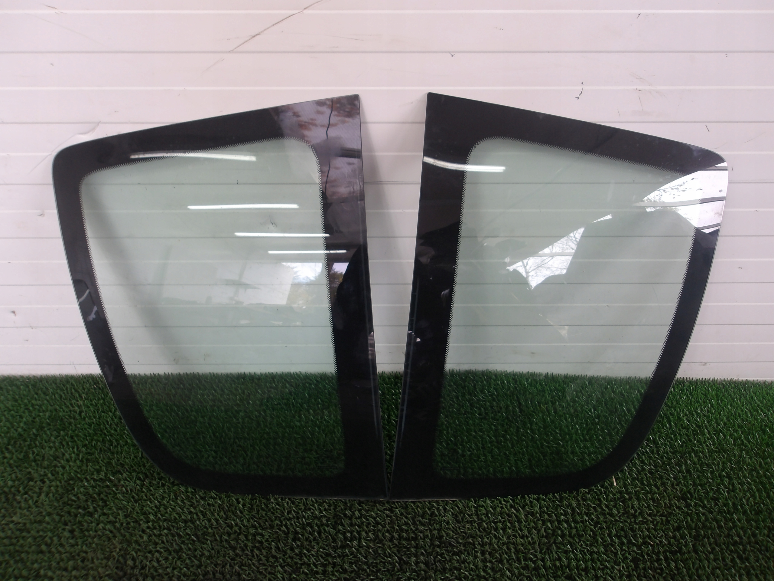 ШКОДА ROOMSTER 06-15 СКЛО КУЗОВА ЗАДНЯ ПРАВА ЛІВА ЗАД. OE As2 СВІТЛА