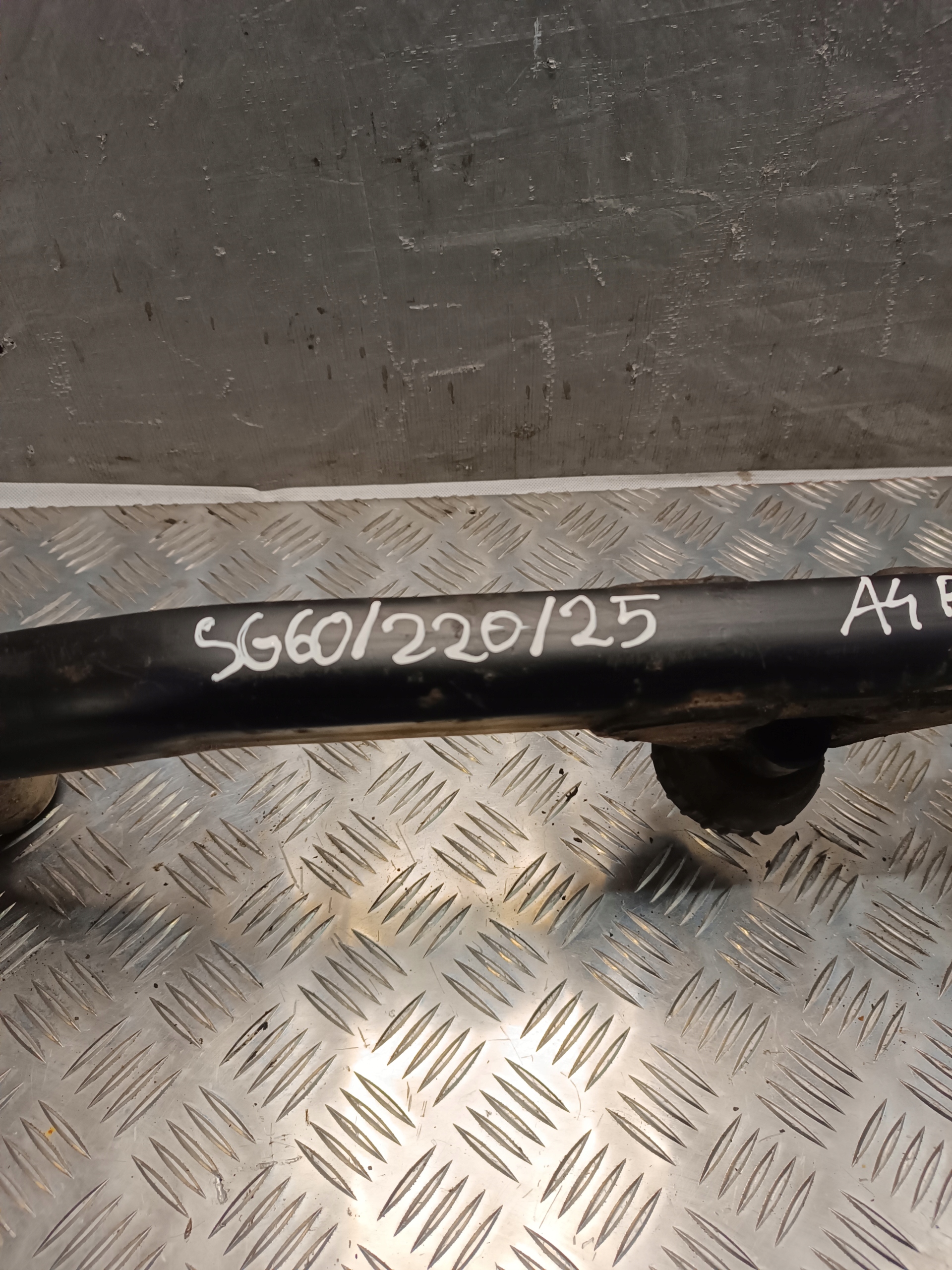 příčka nárazníku AUDI A4 B5 1996r 1.8B