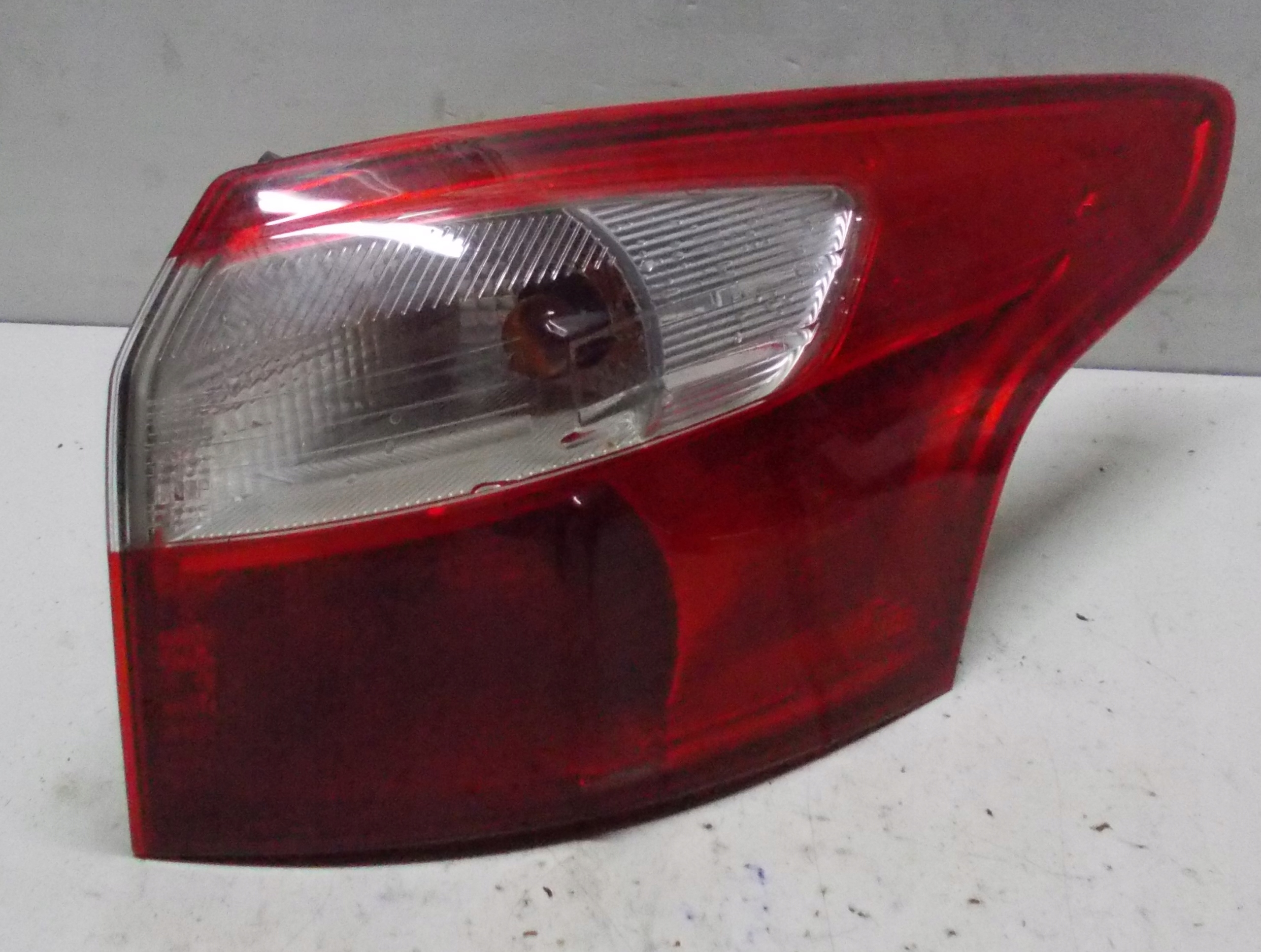 FORD FOCUS MK3 2.0 TDCI 13R light right rear part EU