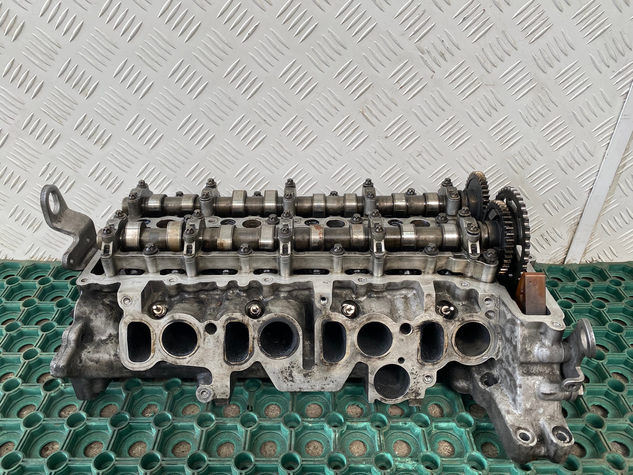 BMW E81 E87 07-12 2.0D N47D20 TESTATA completa ALBERI A CAMME 7797678 OE