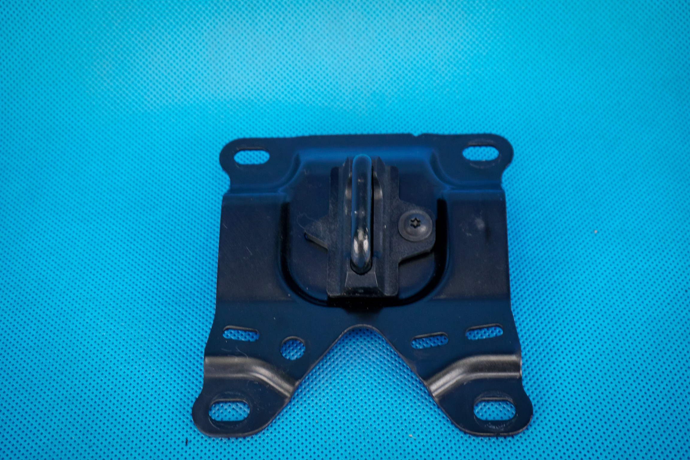 Rygiel bonnet latch lock left right Audi A8 S8 4H 4H0823186D