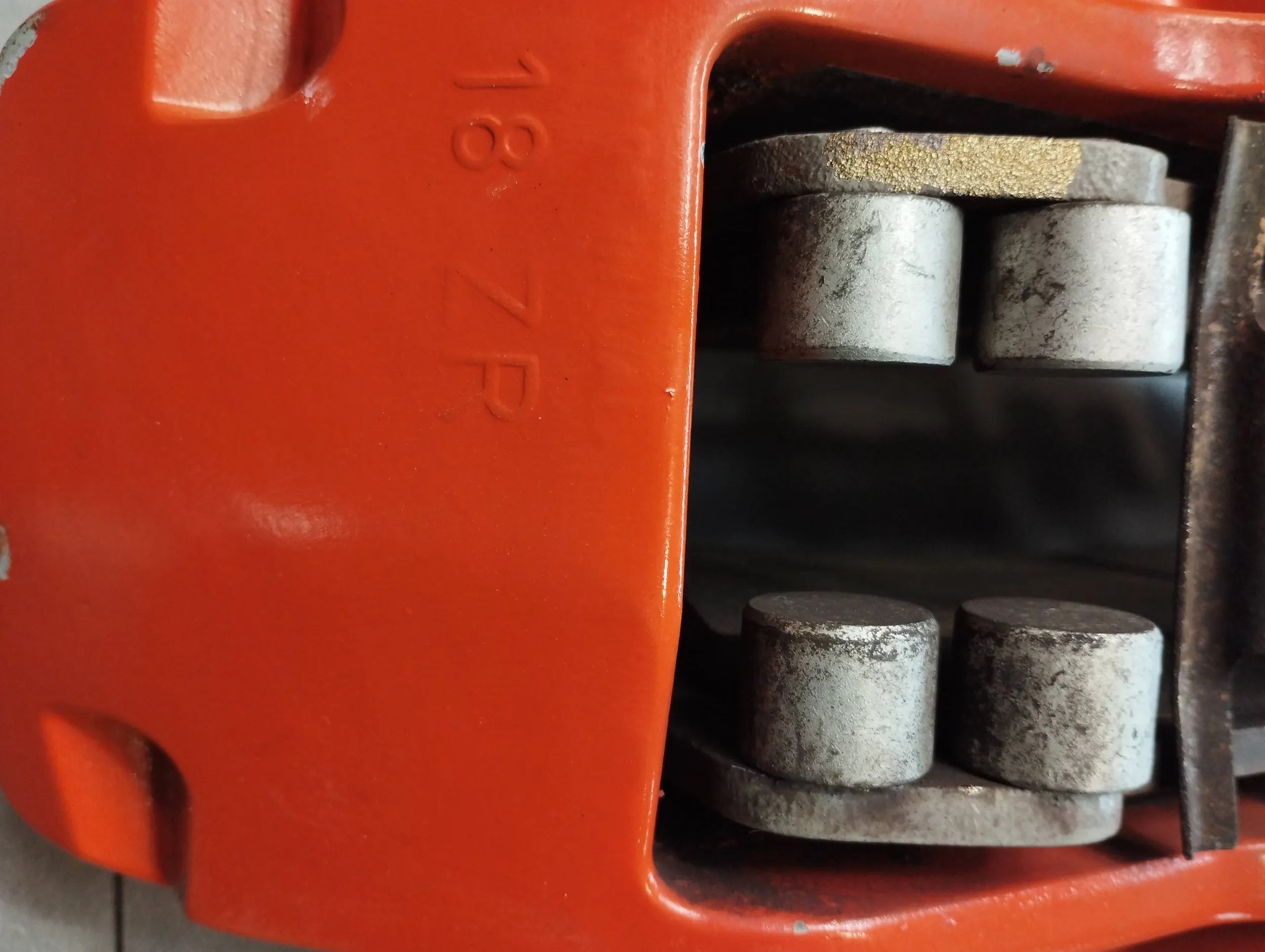 Audi Q7 4L caliper right front