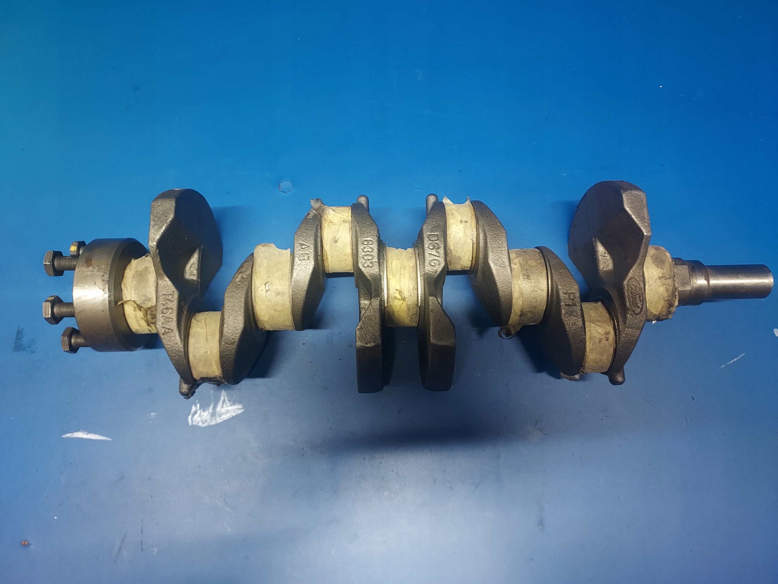 WAŁ KORBOWY FORD 1.5 ECOBOOST DS7G6303AB