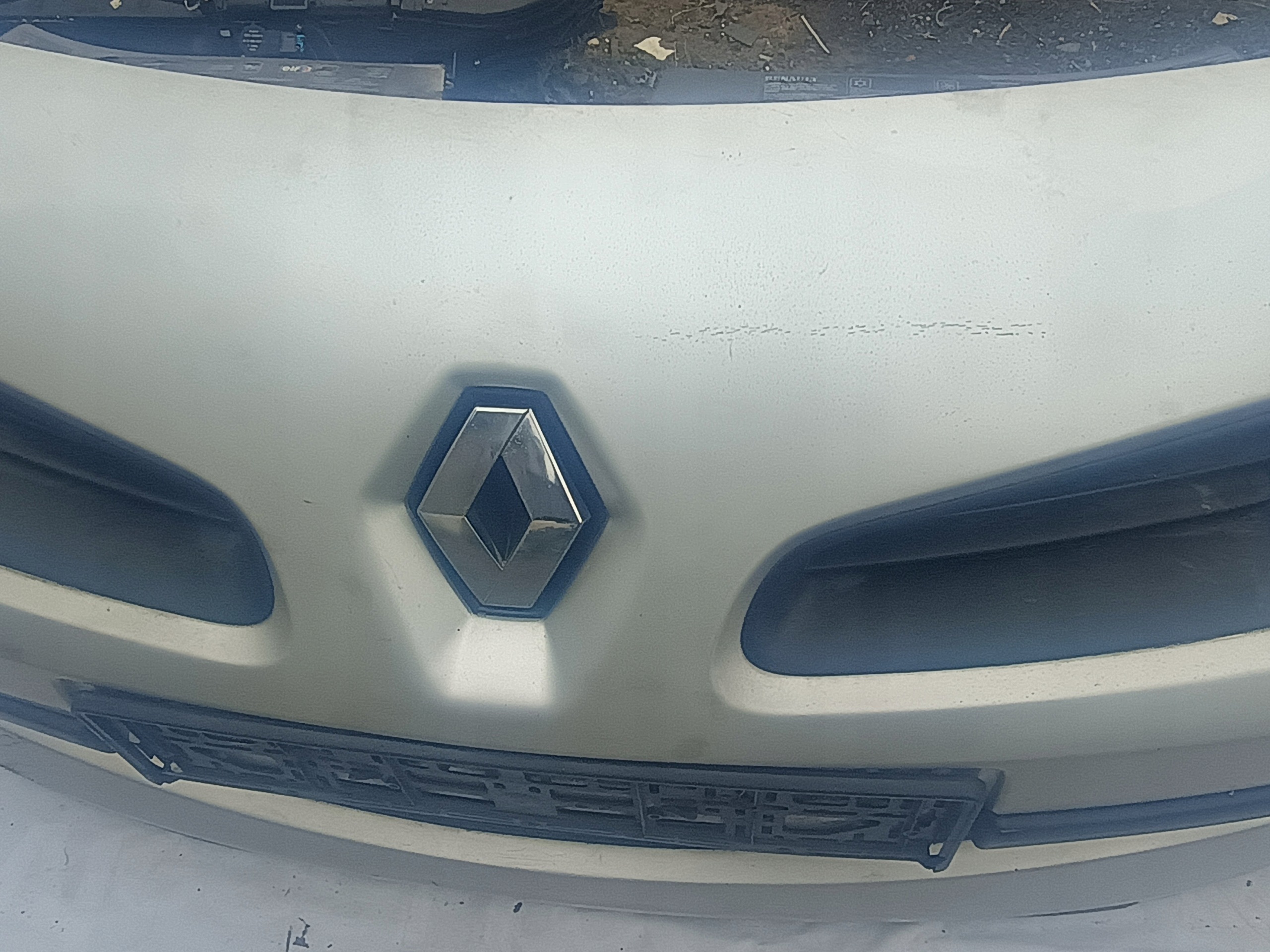 nárazník předek RENAULT CLIO III KPL.