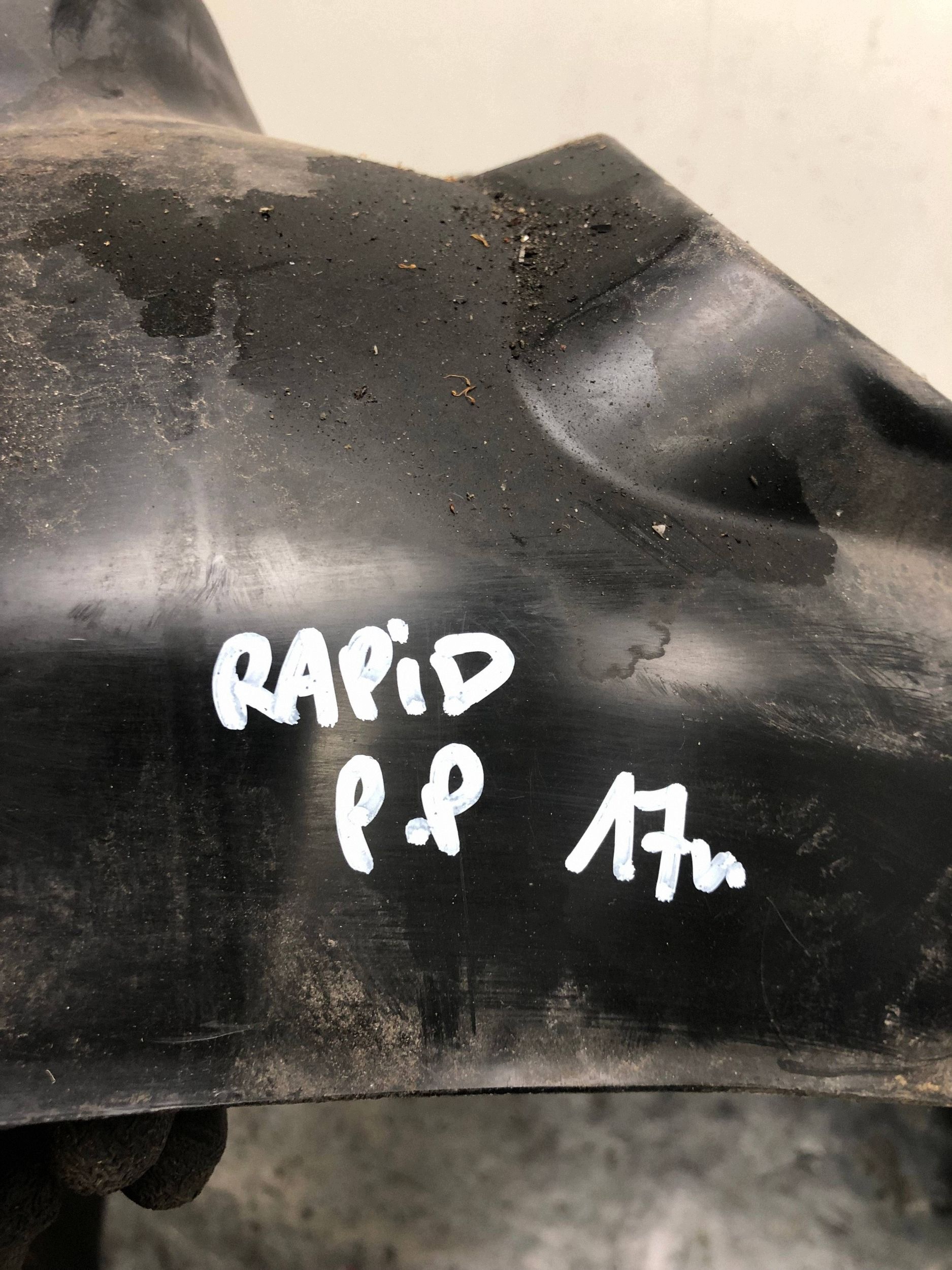 mudguard right front SKODA RAPID 5JA809962B